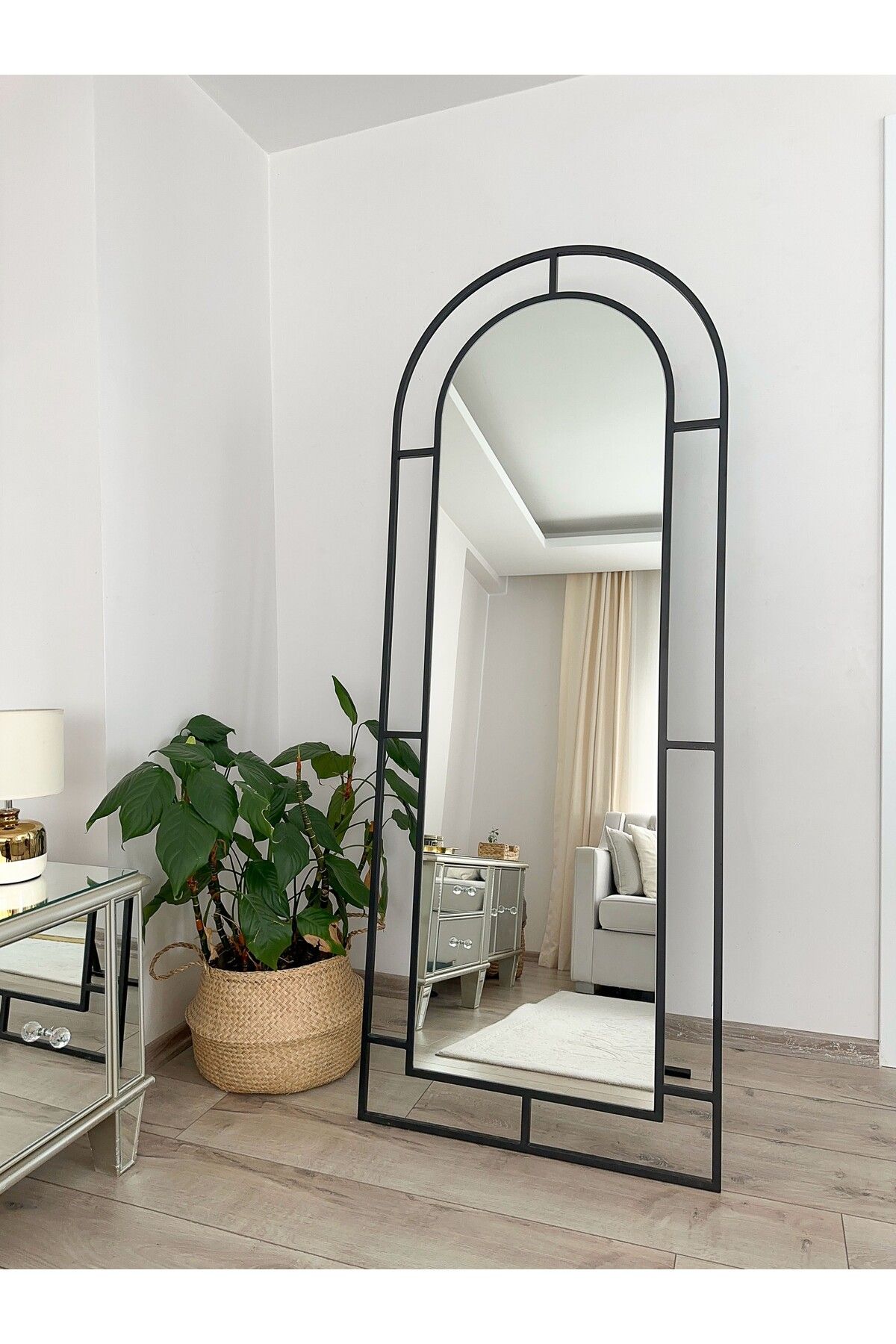EFFE YAPI DEKOR Siyah Metal Çerçeveli 180x70 Cm Pencere Model Oval Ayaklı Boy Aynası