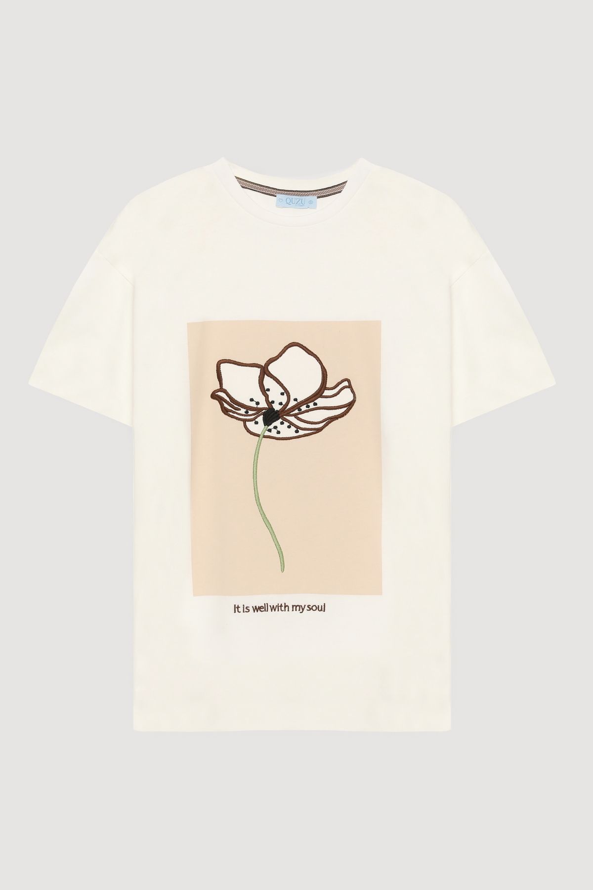 Quzu Baskılı-Çiçek Nakışlı Ekru T-Shirt