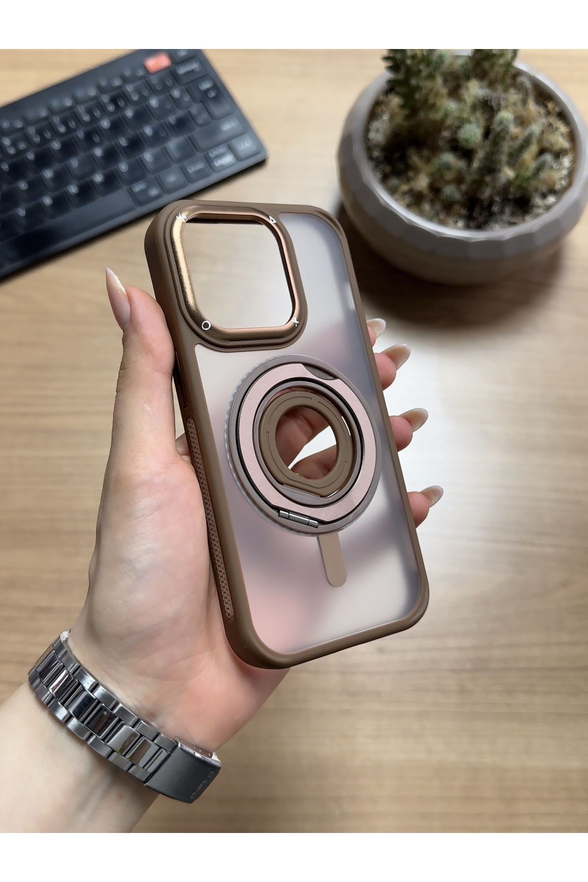 MTL iPhone 15 Pro Standlı Ve Yüzüklü MagSafe Kılıf