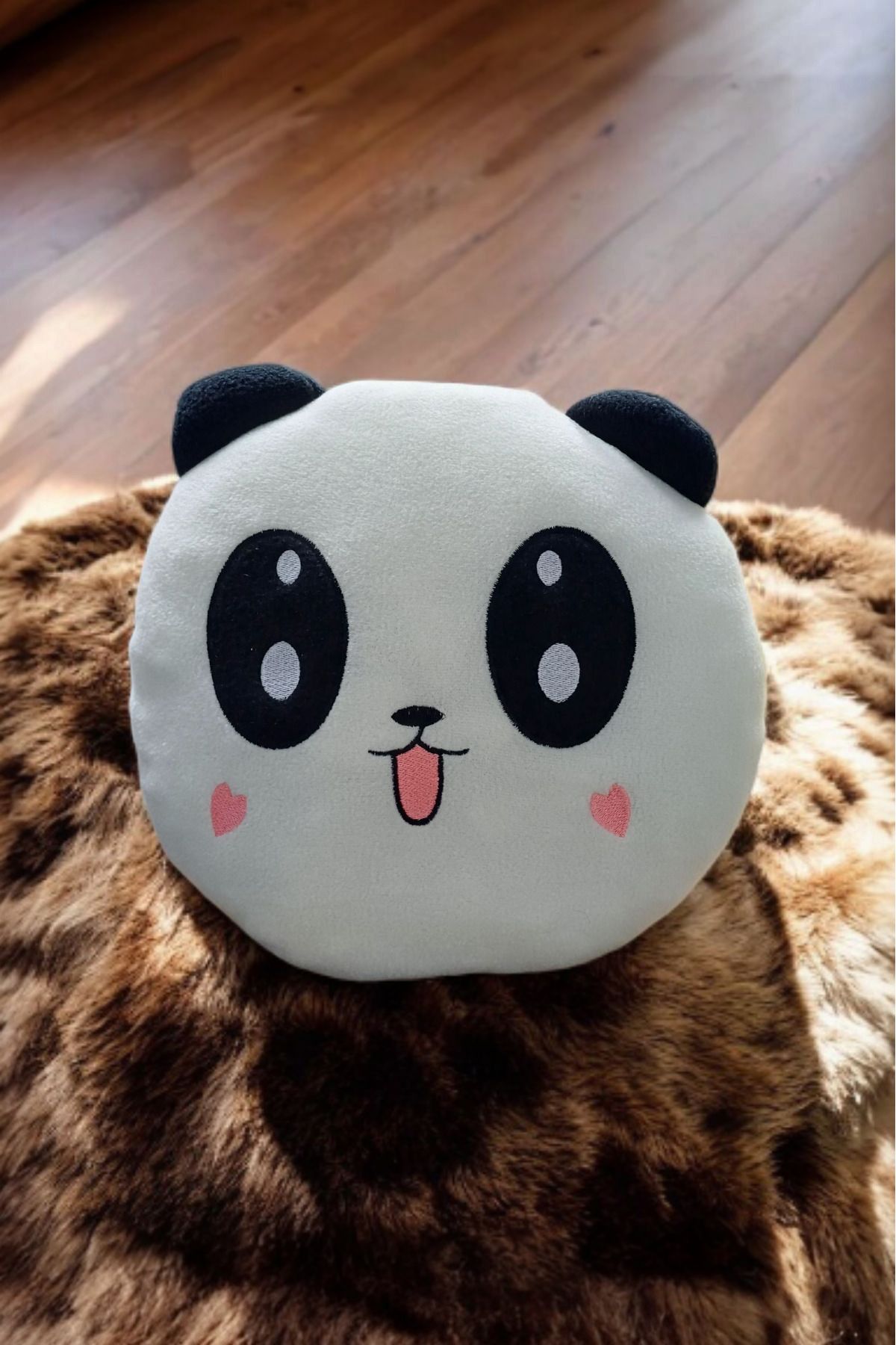 BlcBoutique Sevimli Panda Peluş Yastık – Yumuşak, Şirin ve Dekoratif Tasarım