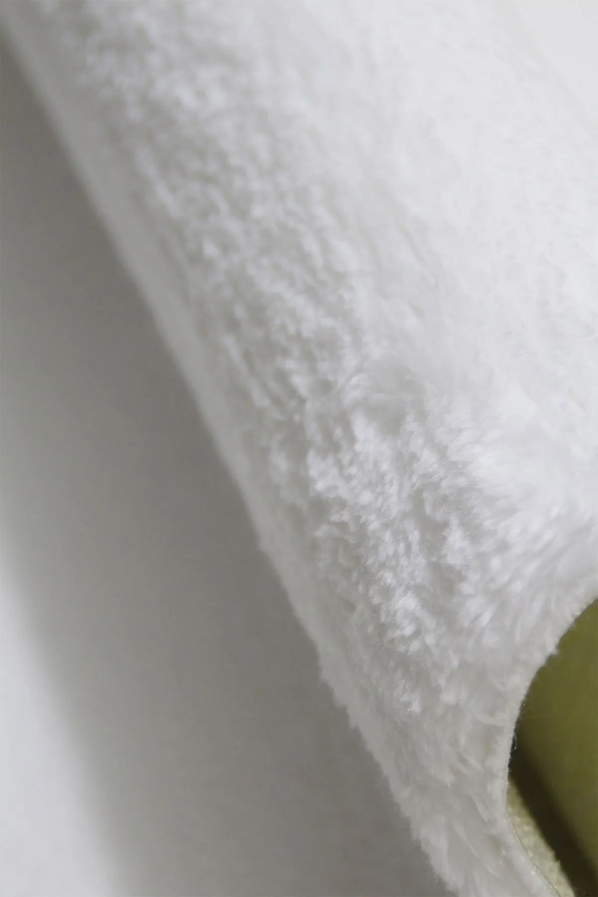 GH Geyikli Home Beyaz Oval Peluş Halı Post Kürk Yumuşak Halı Kaymaz Taban Makinede Yıkanabilir