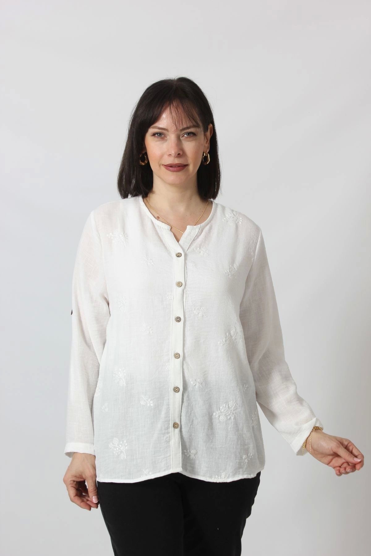 Moda Berray 1B-069 KOLU APOLETLİ KÜÇÜK ÇİÇEK DESENLİ PAMUK KETEN KADIN BÜYÜK BEDEN BEYAZ GÖMLEK