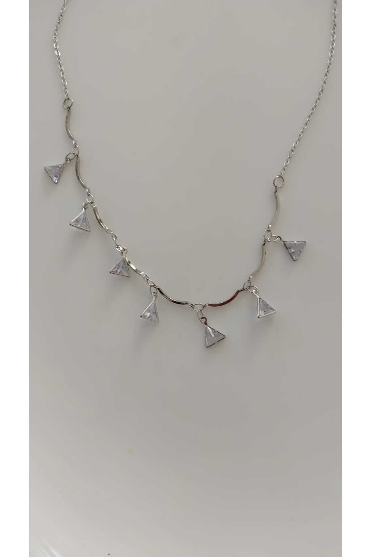 BESMYAR JEWELS Üçgen Taşlı Kolye