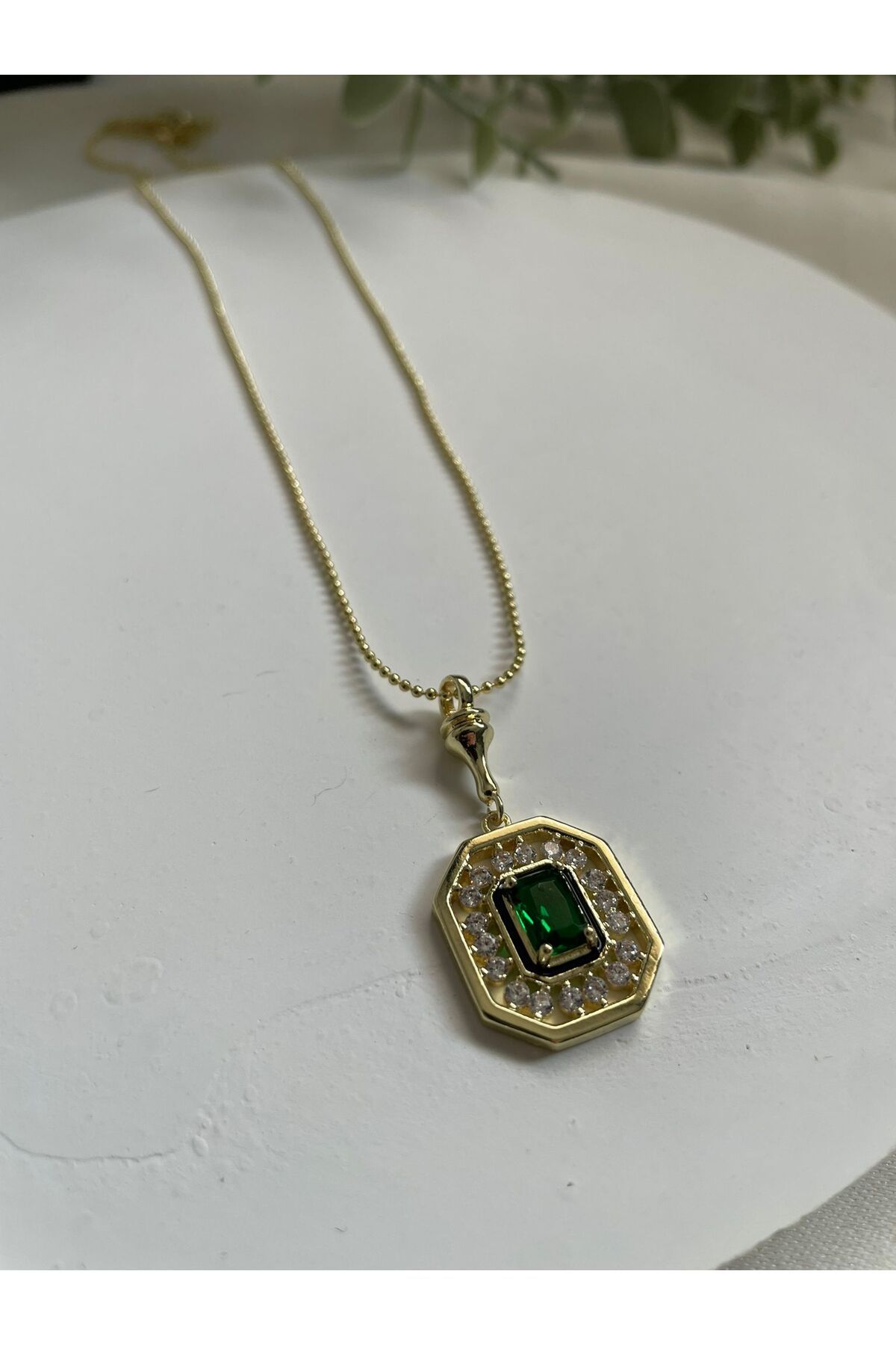 Vera moon Serenay Kolyesi – Yeşil Taşlı Vintage Gold Kolye