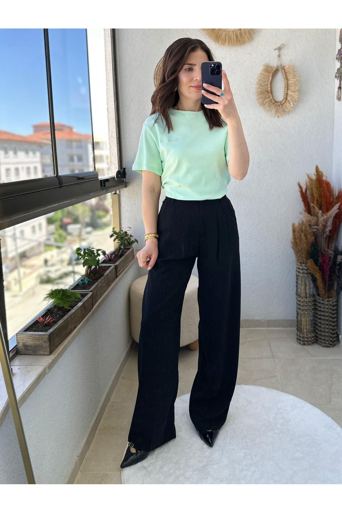 TUNAM BUTİK MARKA MODEL İŞLEME YAZI DETAYLI TİŞÖRT