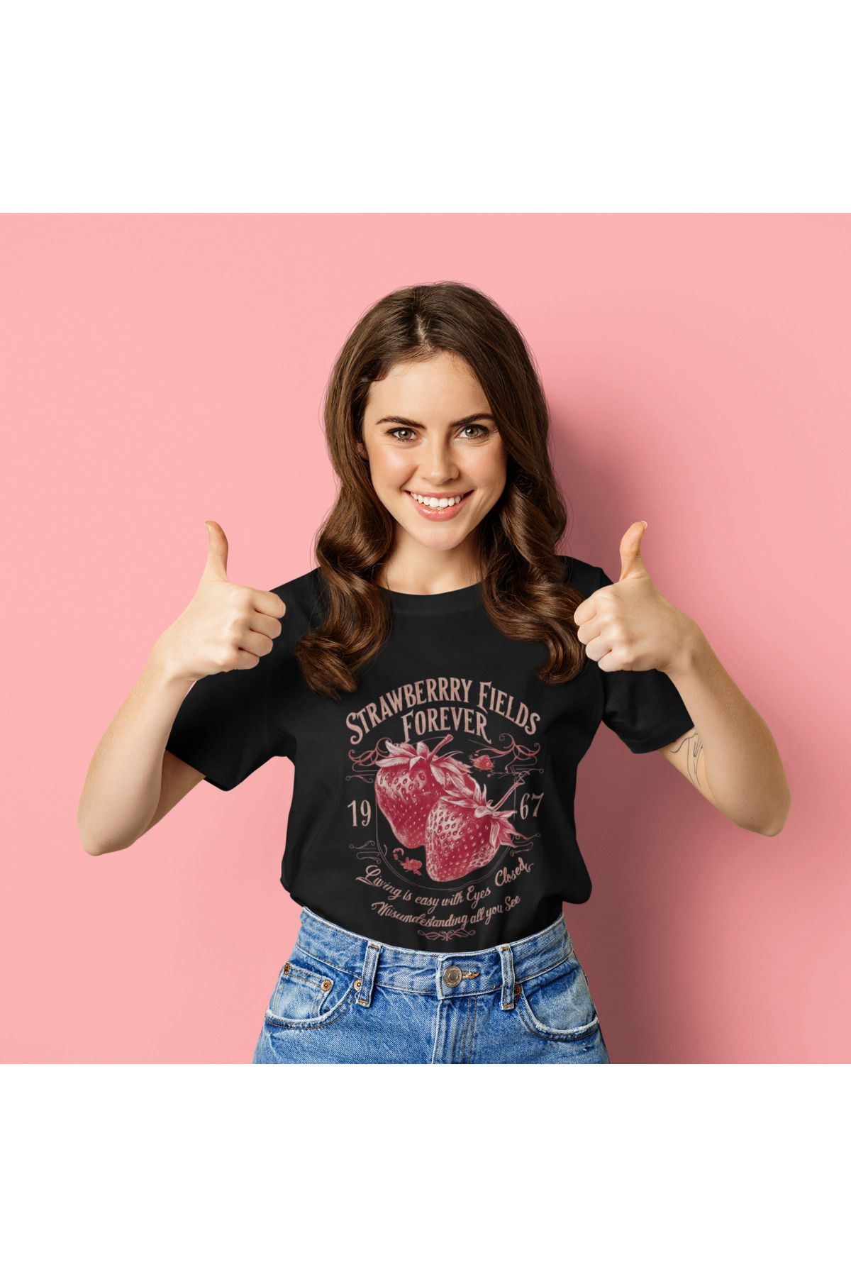 MAGORS STRAWBERRY FIELDS FOREVER BASKILI STANDART KALIP BİSİKLET YAKA PAMUKLU KADIN TSHIRT