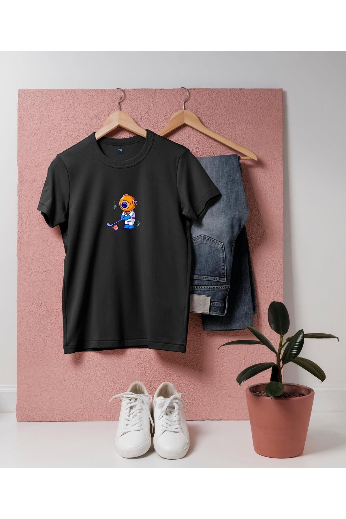 bahriyeli.jpeg Oversize Balıkla Golf Oynayan Dalgıç tasarım unisex T-shirt