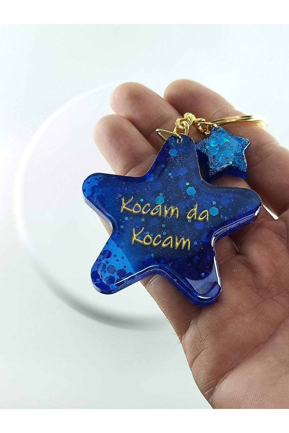NEXOAKSESUAR Kocamda Kocam Yazılı Epoksi Anahtarlık – Mizahi ve Romantik El Yapımı Hediye - Kişiye Özel