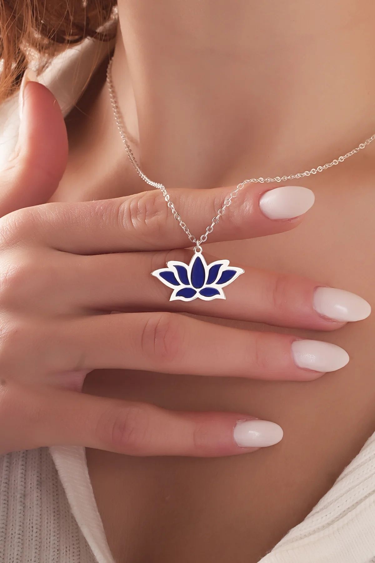Sardeis 925 Ayar Gümüş Lotus Tasarımlı Kadın Kolye – Zarif ve Anlamlı Hediye