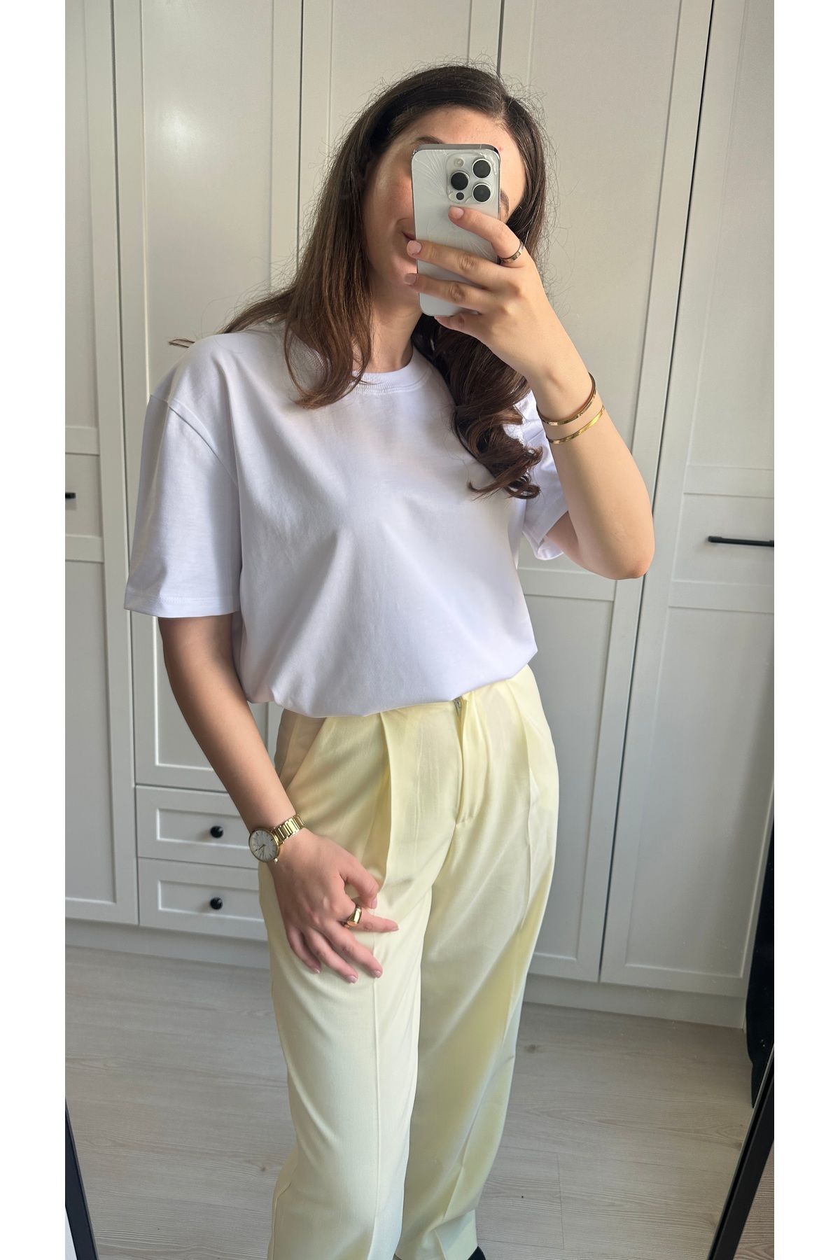 Tasarım Yuvarlak yaka tok kumaş beyaz tshirt muadil marka etiketli