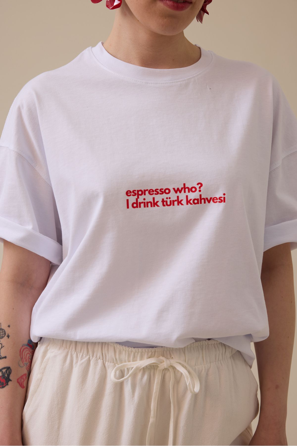 Lesin Studio Espresso Who Beyaz Oversize Tişört