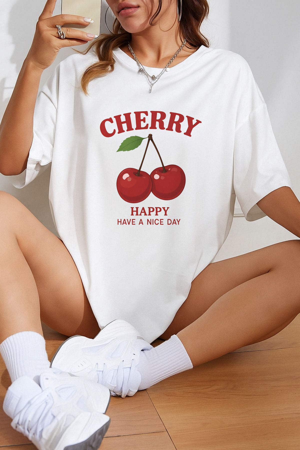 ArtWearDesign Kadın Beyaz Cherry Baskılı %100 Pamuk Bisiklet Yaka Kısa Kol Süprem T-Shirt