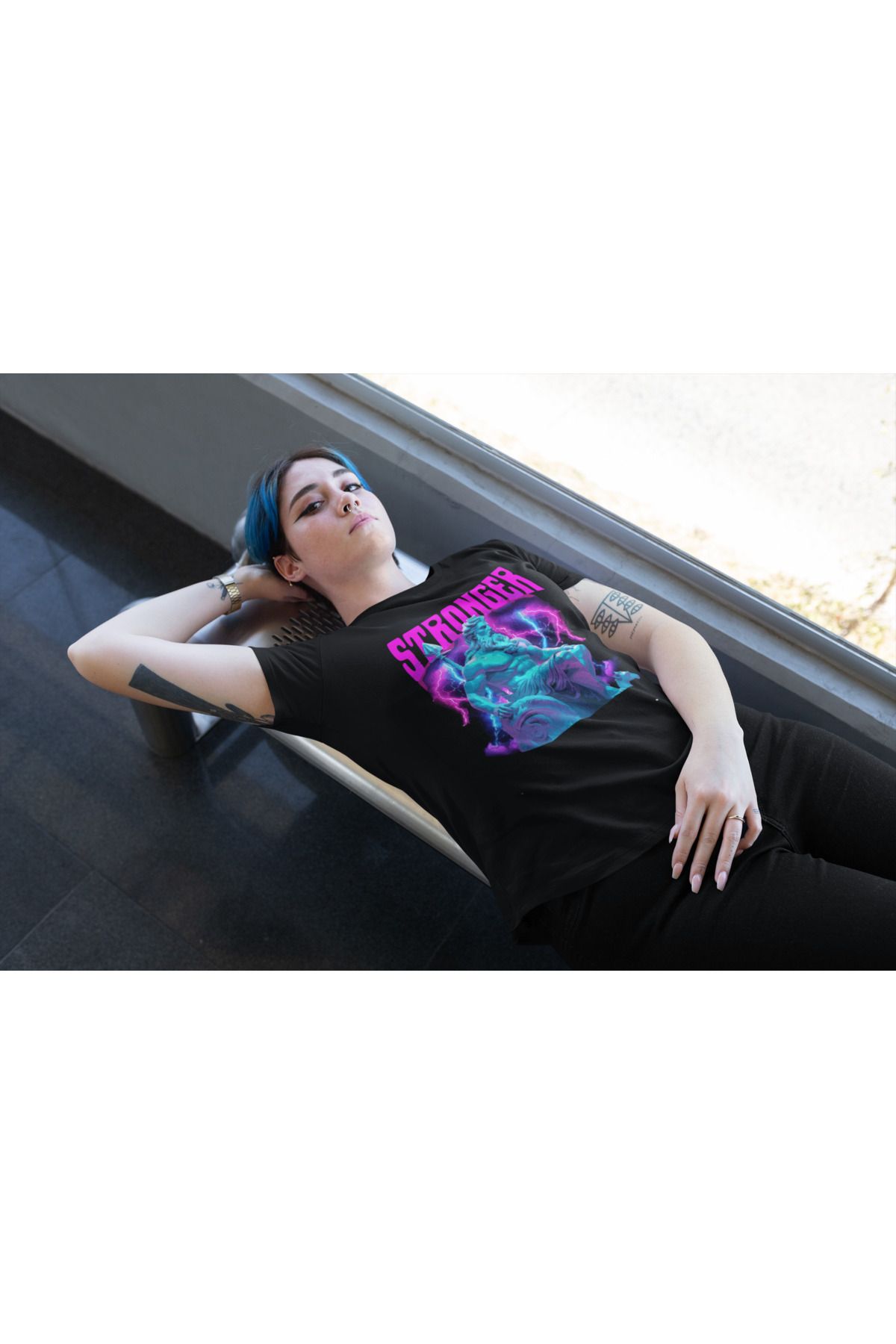 beloved.co Tanrı Heykeli Stronger Yazılı Dijital Baskılı Regular Fit %100 Pamuk T-Shirt