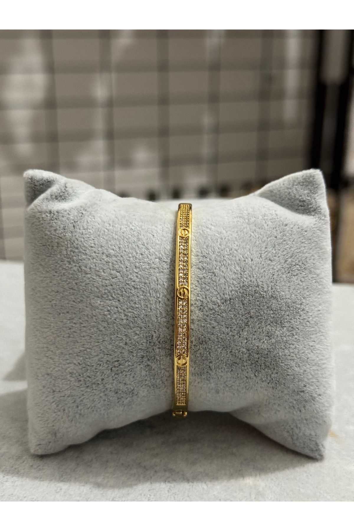 XUPING JEWELRY 18K KELEPÇELİ ÇELİK BİLEZİK PASLANMAZ KARARMAZ