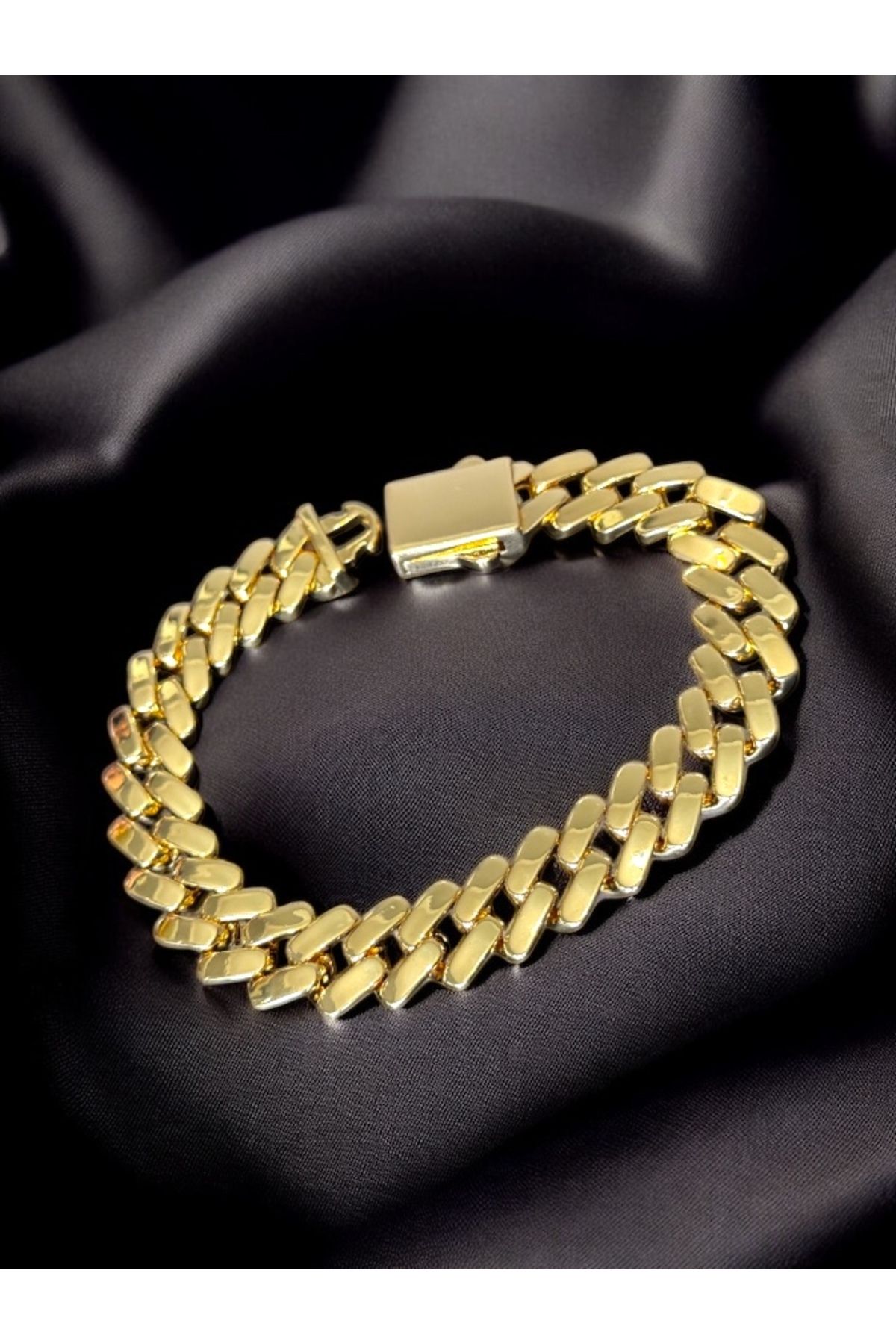 XUPİNGS JEWELRY Altın Rengi Paslanmaz Çelik Kadın Bileklik | Şık ve Kararma Yapmaz