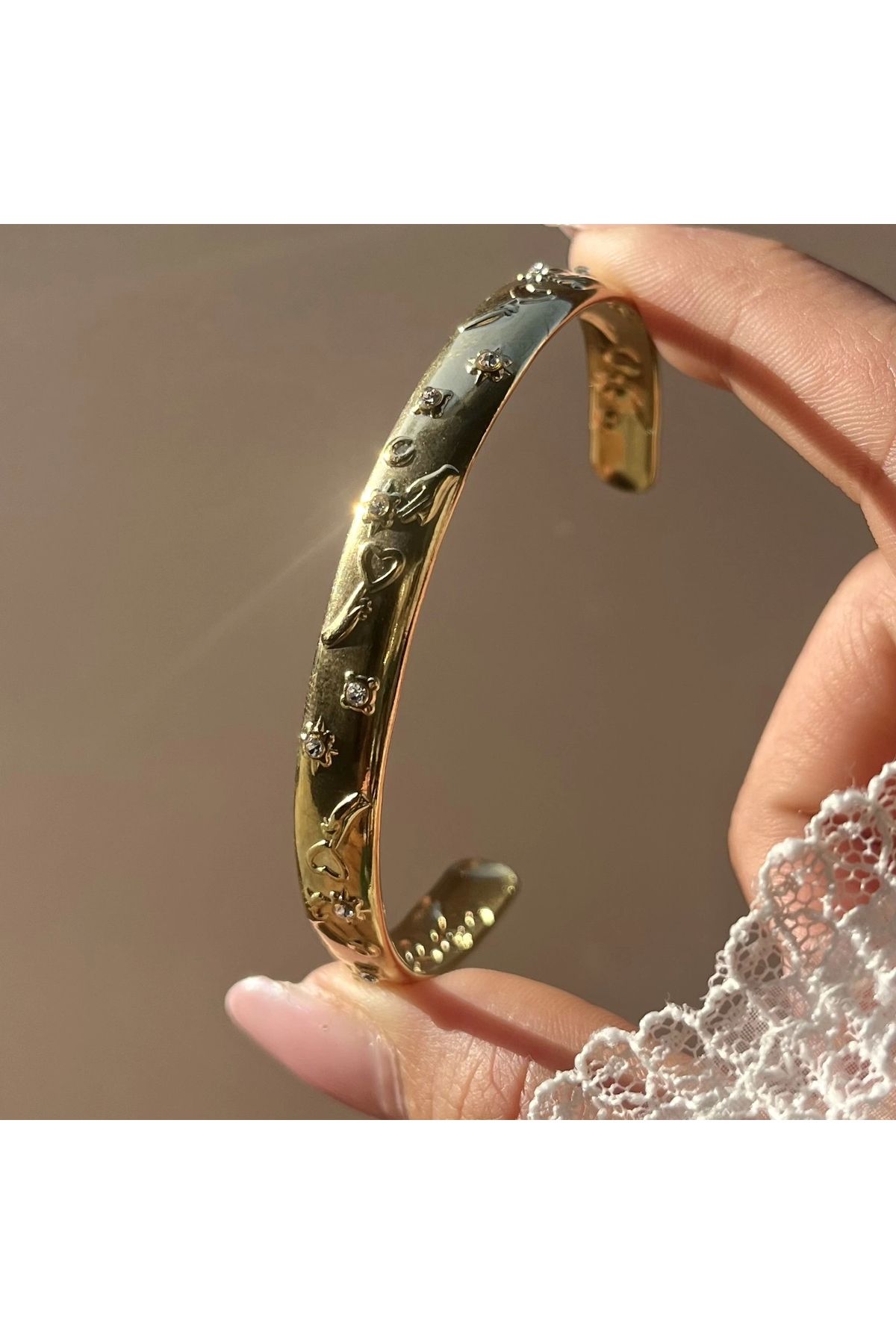 Vintagezegeni Kalp ve El Detaylı Vintage Kelepçe Bileklik I Çelik