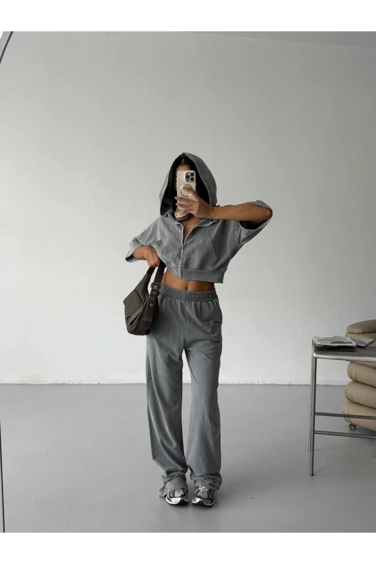 Castivo Fashion UrbanEase Kadın Fermuarlı Crop Sweatshirt