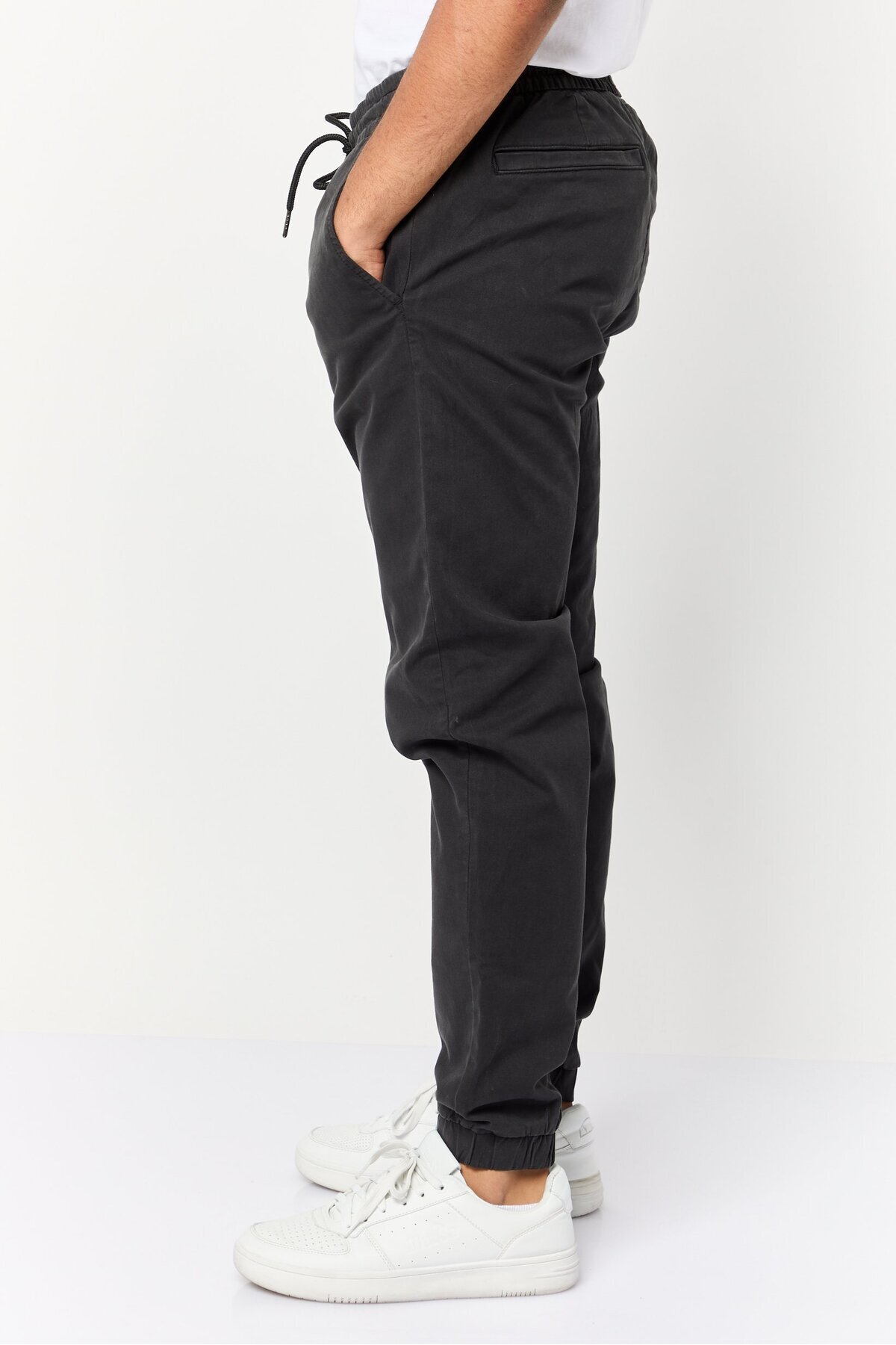 CELIO-Men Regular Fit Solid Jogger Pants, Black 3