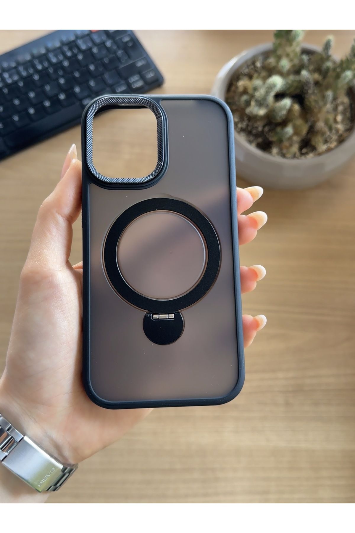 MTL iPhone 16 Pro Standlı Ve MagSafe Kılıf Soocase622
