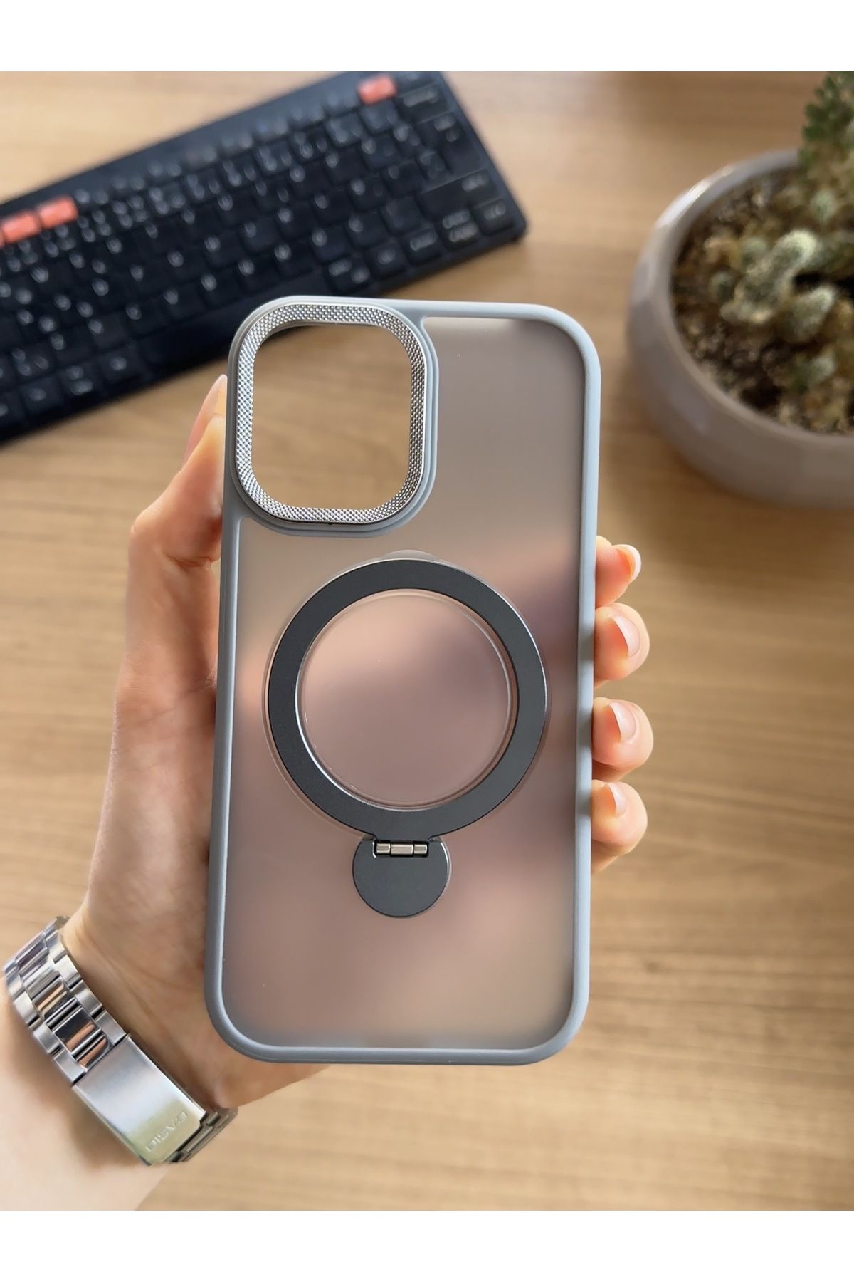 MTL iPhone 16 Pro Standlı Ve MagSafe Kılıf Soocase622