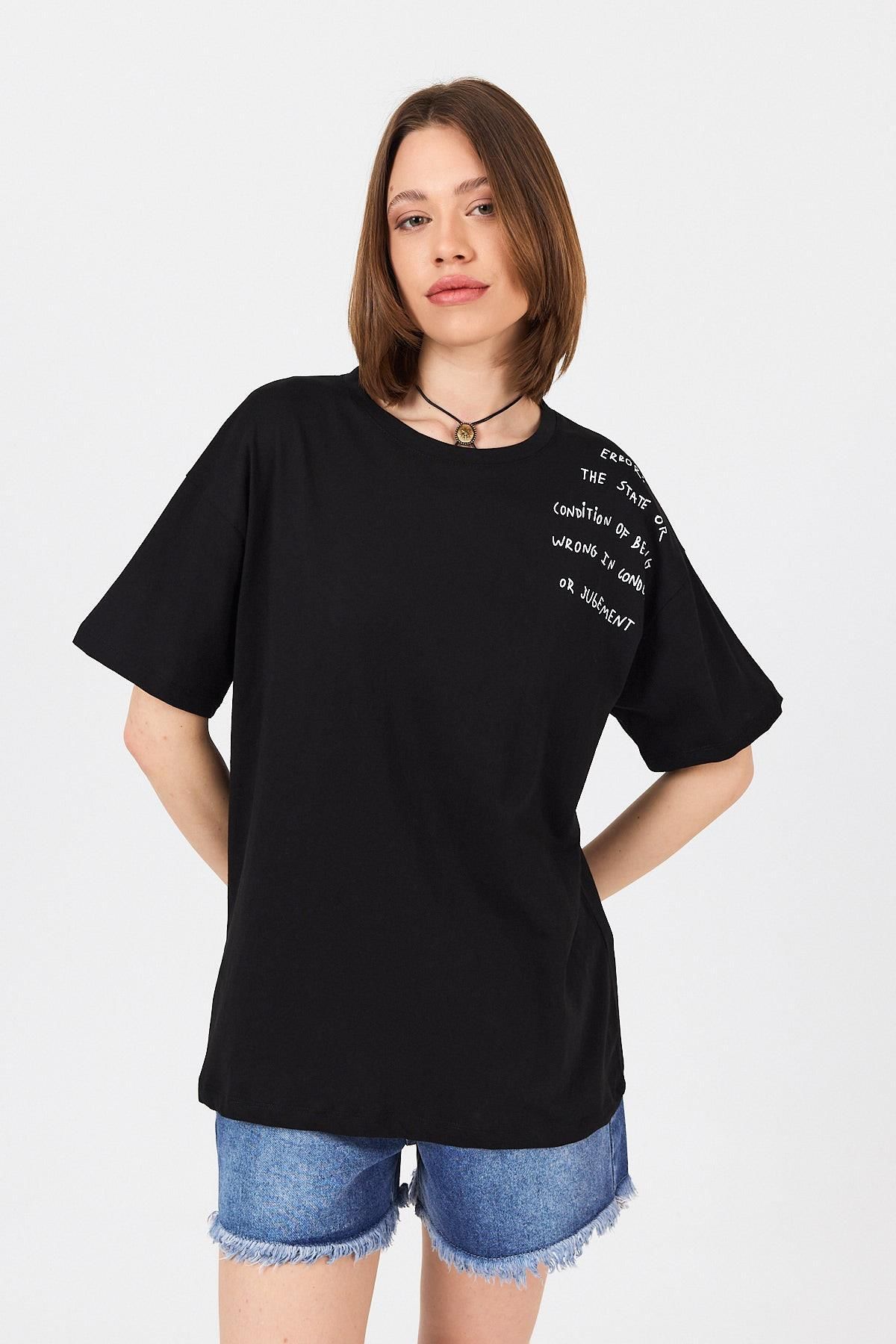 Rays Siyah Göğüs Yazı Baskılı Pamuklu Oversize Tişört 2150-31M