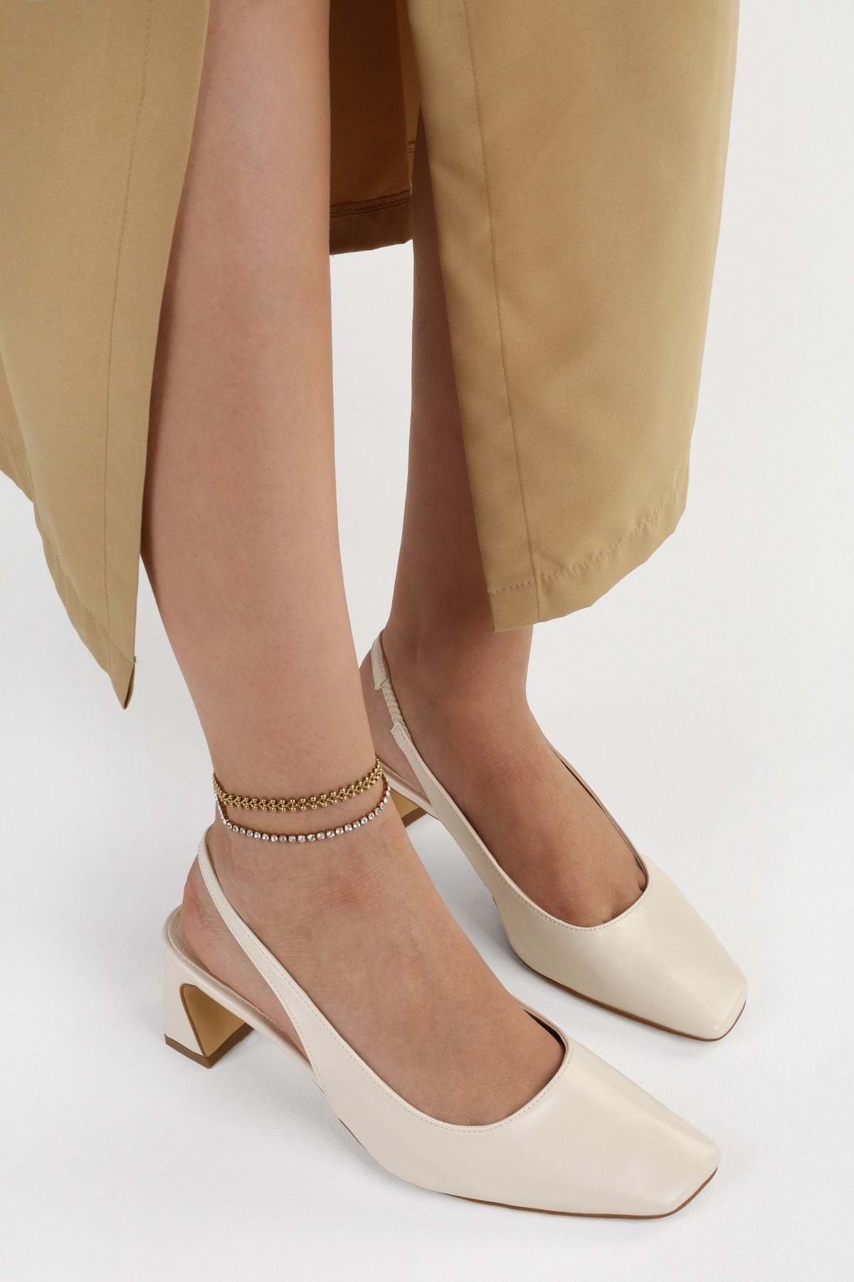 Shoeberry Kadın Vinte Ekru Cilt Küt Burunlu Stiletto