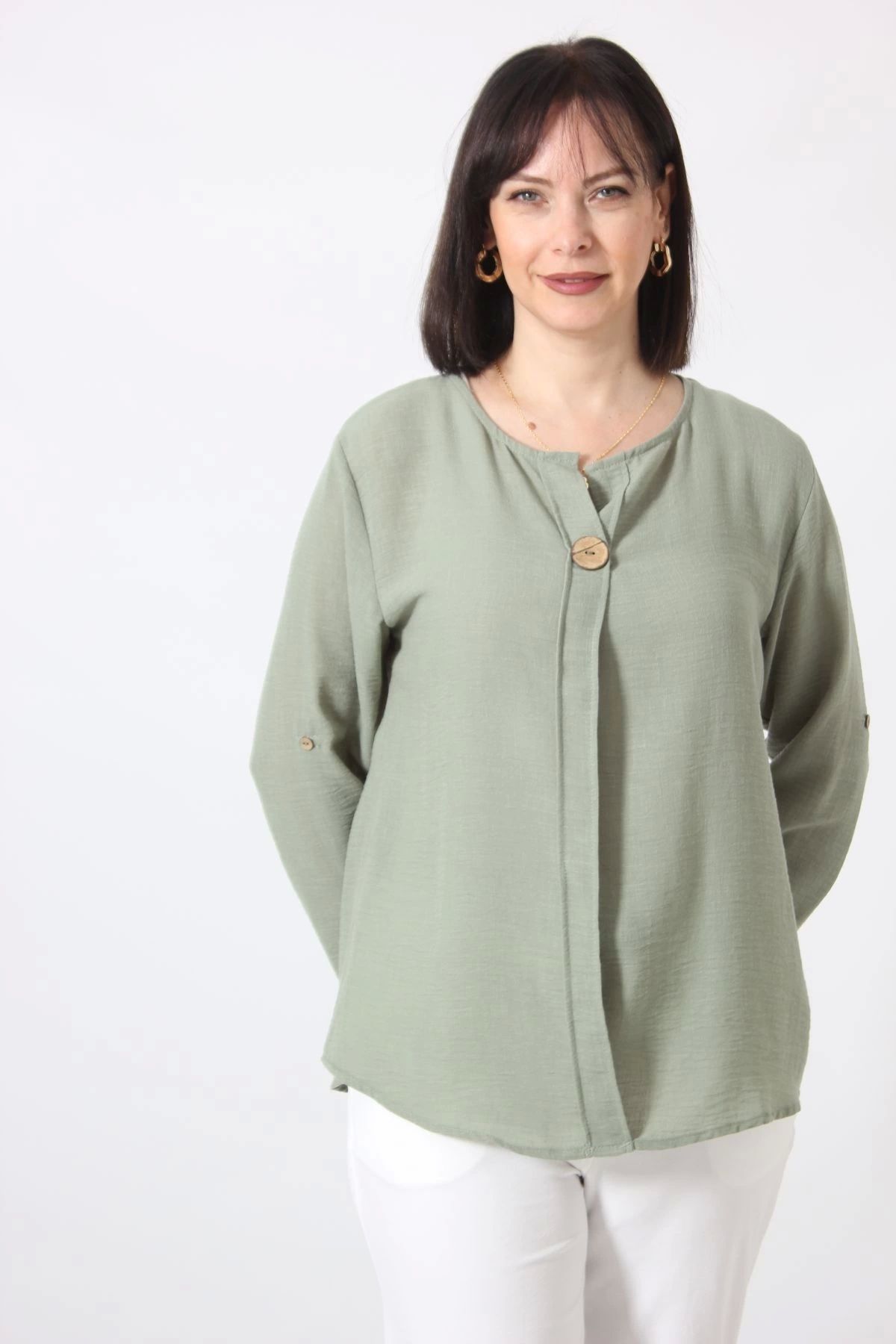 Moda Berray B-073 KOLU APOLETLİ YAKASI DÜĞME AKSESUARLI GİZLİ PİLELİ KETEN KADIN BÜYÜK BEDEN MİNT YEŞİLİ BLUZ