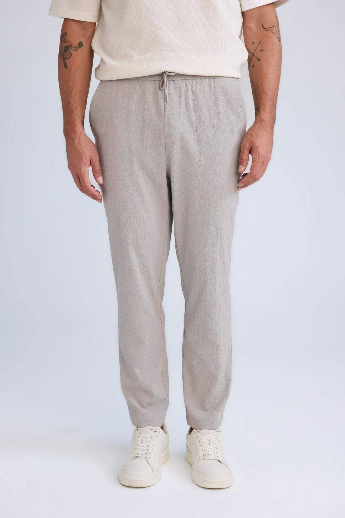 DeFacto C3930 Gri Relax Fit Rahat Kesim Düz Paça Krinkıl Yazlık Kumaş Pantolon