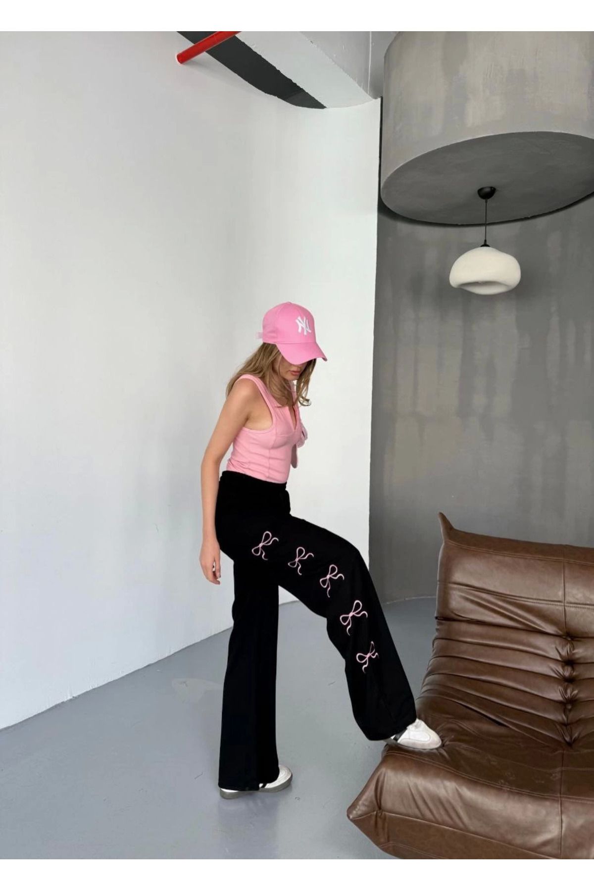 Pink Stil Osy Modal Yumuşak Dokulu Kumaş Nakış işlemeli Rahat Bol Paça Eşofman Pantalon - Siyah
