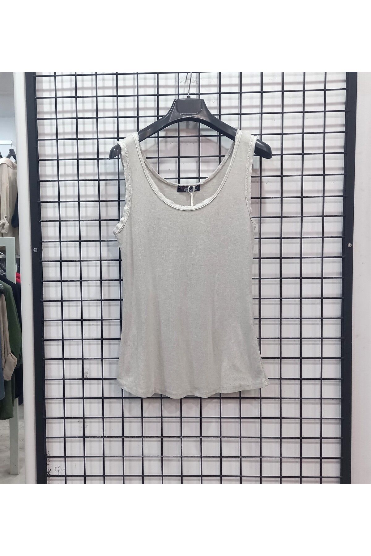 Butik Şans Saçak Detaylı Askılı İtalyan Atlet Bluz