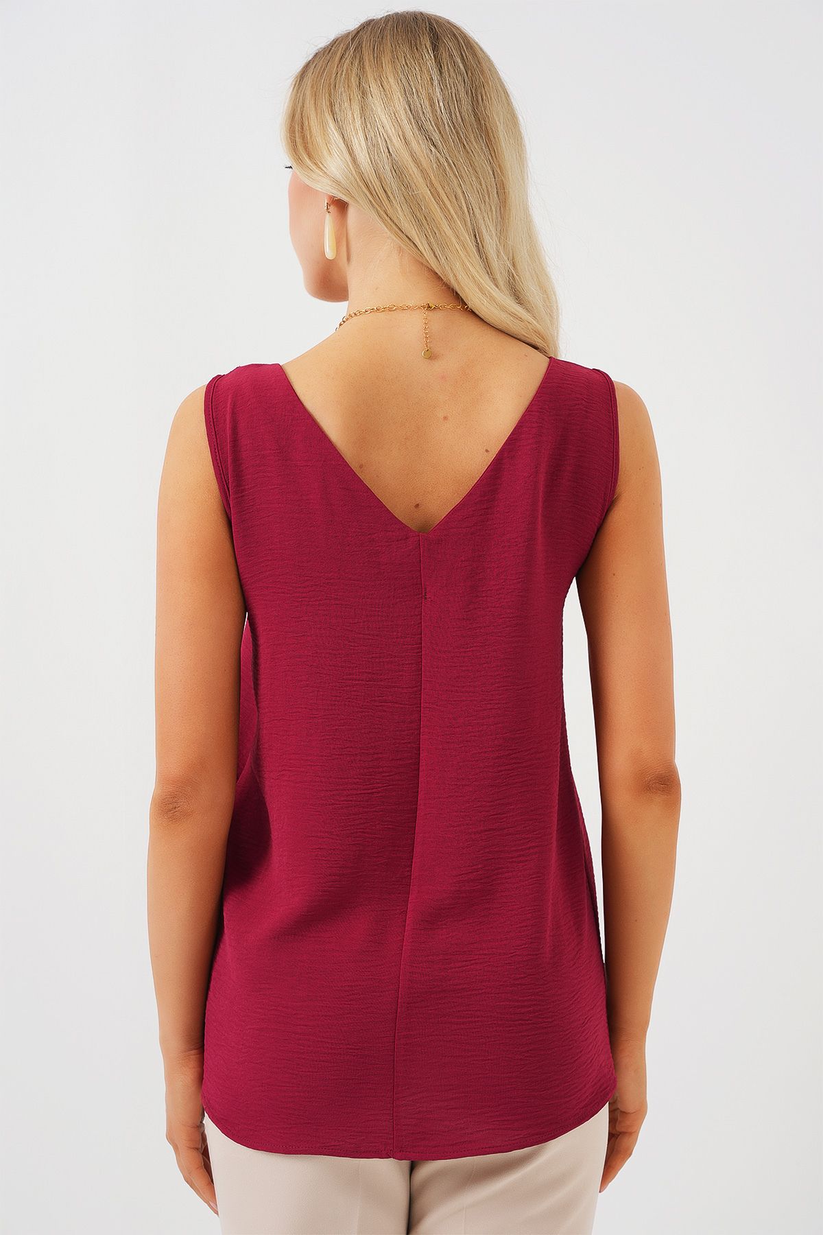 Bigdart-Bluse mit V-Ausschnitt und Nullärmeln 950 – Weinrot 6