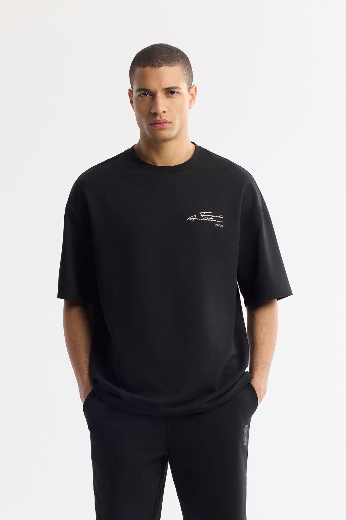 Avva Erkek Siyah Bisiklet Yaka Oversize Göğsü Baskı Detaylı 2'İplik T-Shirt A51Y1095