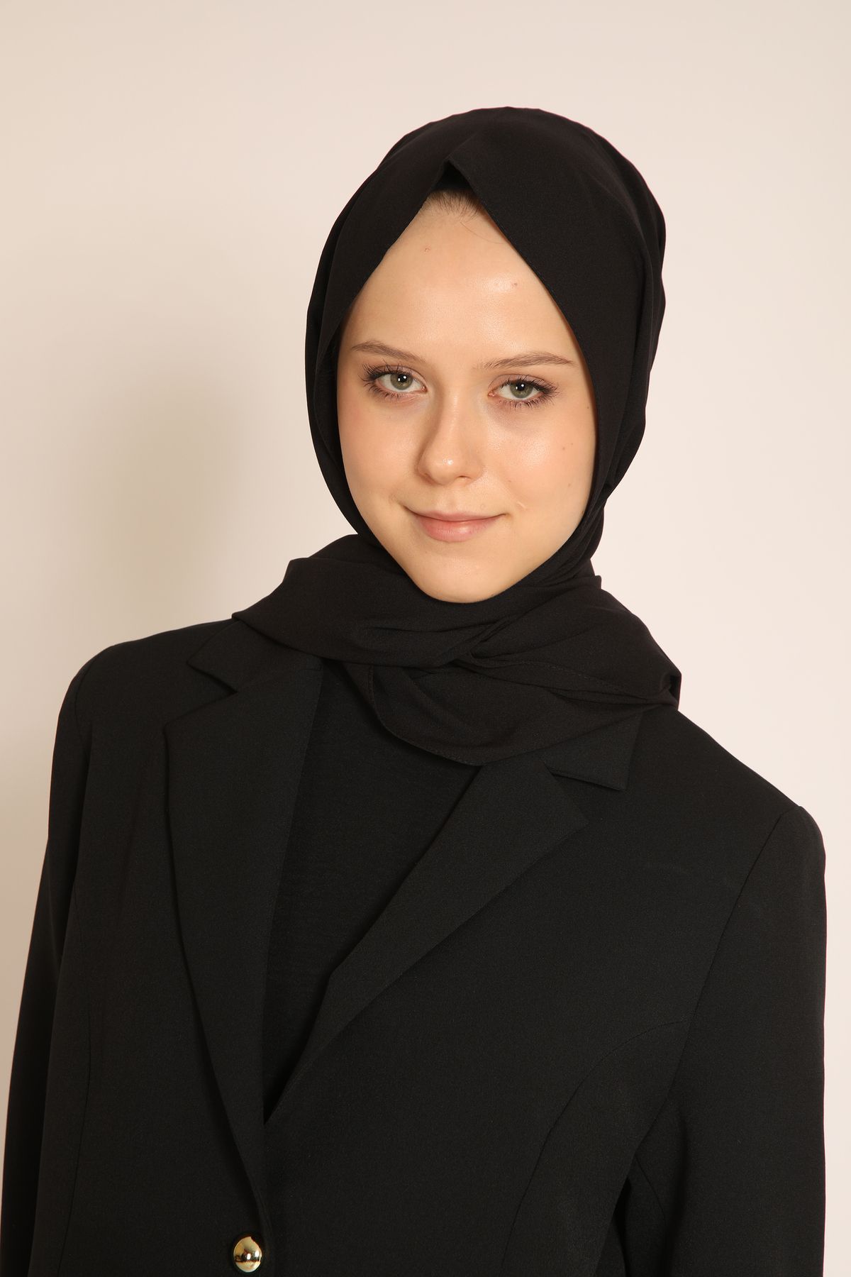 Dia Vela Akel Siyah Şal – Şık ve Tam Kalıp Tesettür Şal Modeli