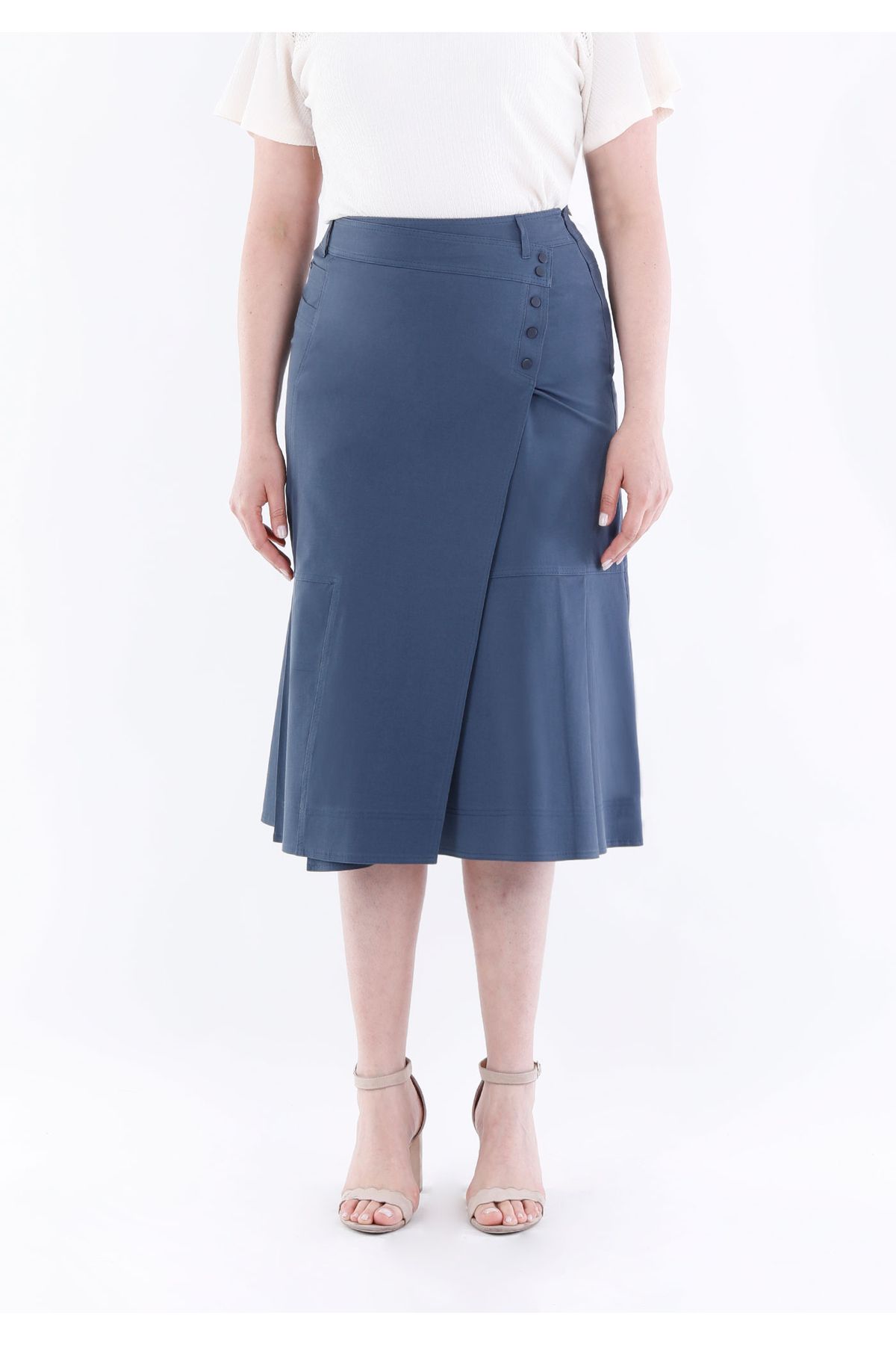 Guzella-Amvelop Midi Skirt with Pleat and Button Detail 5
