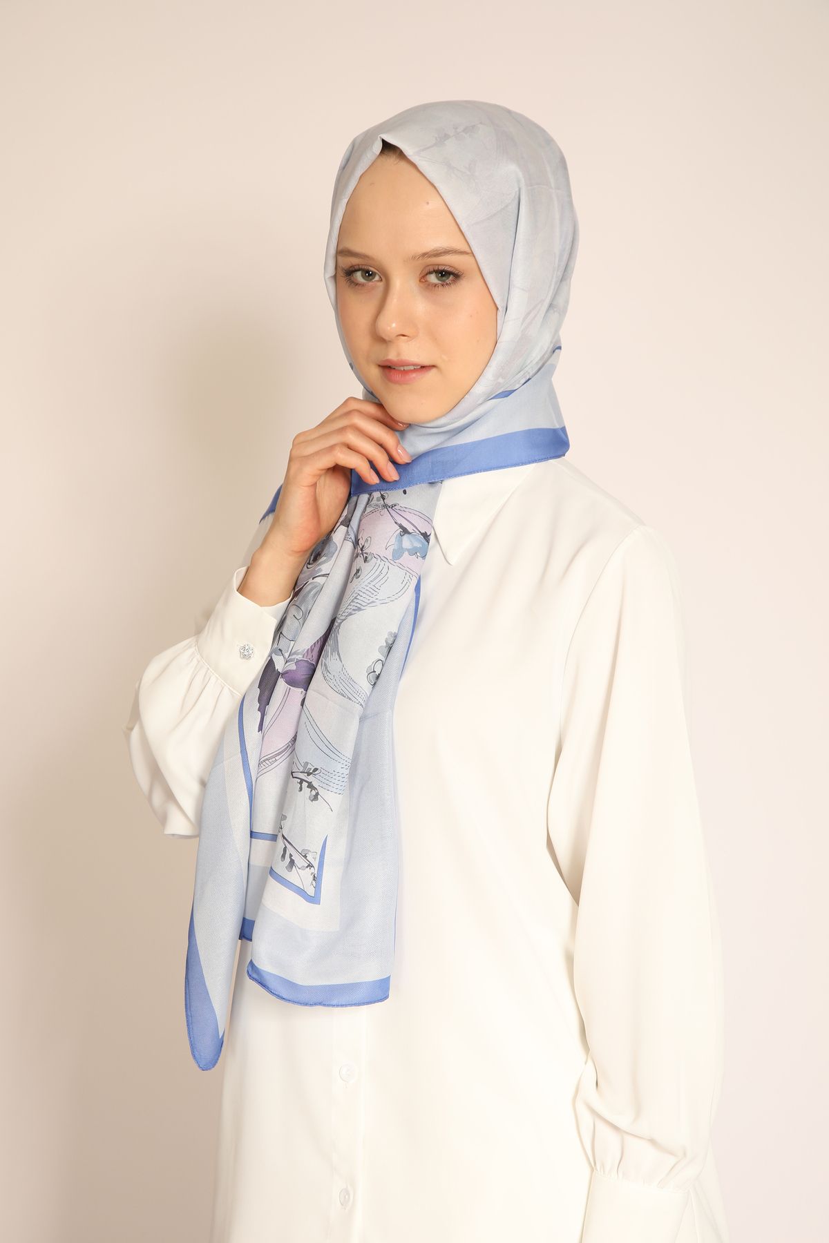 Dia Vela Açık Mavi Çiçek Desenli Soft Şal | Lila ve Mor Geçişli Zarif Model