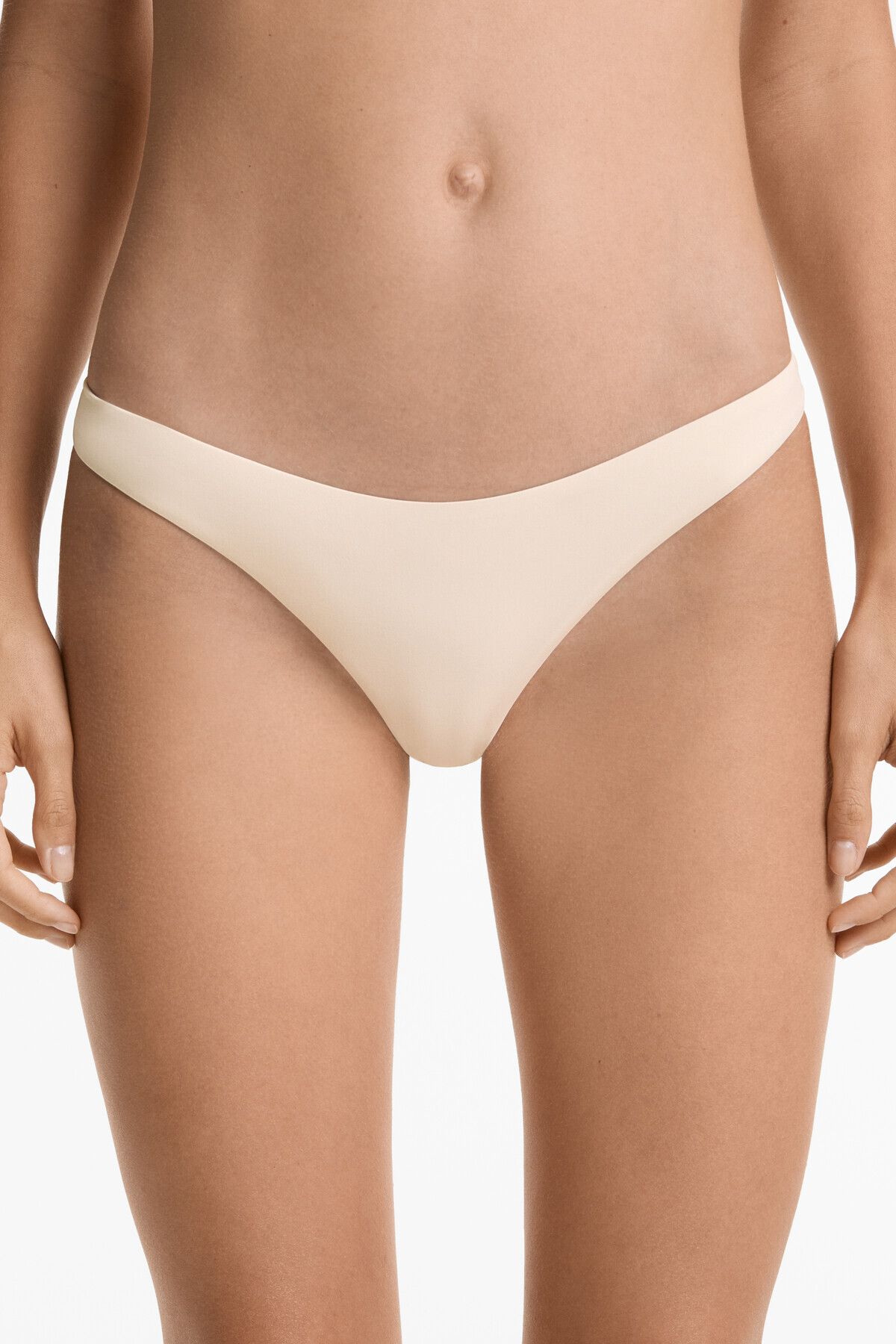 Oysho U kesim Brezilya modeli bikini altı