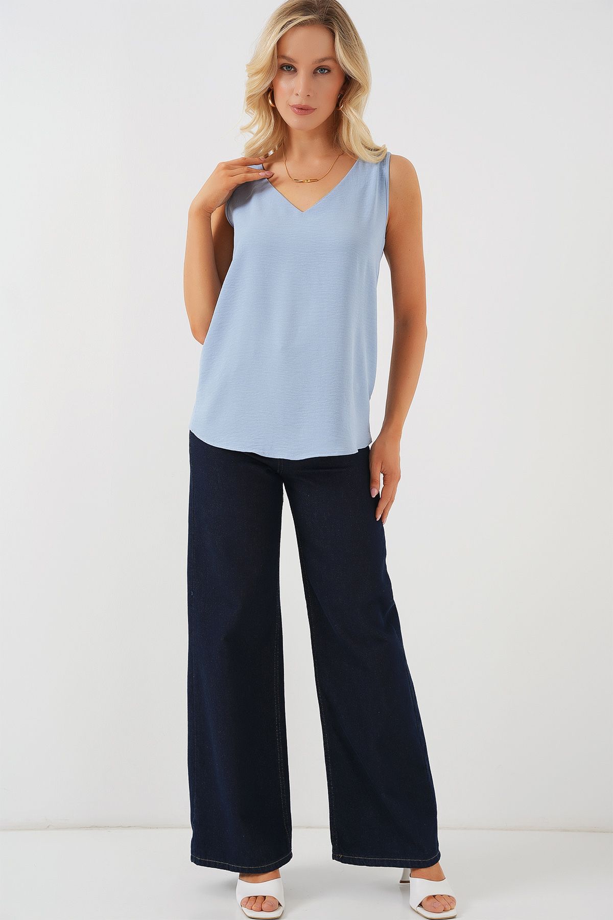 Bigdart-Bluse mit V-Ausschnitt und Nullärmeln 950 – Blau 2