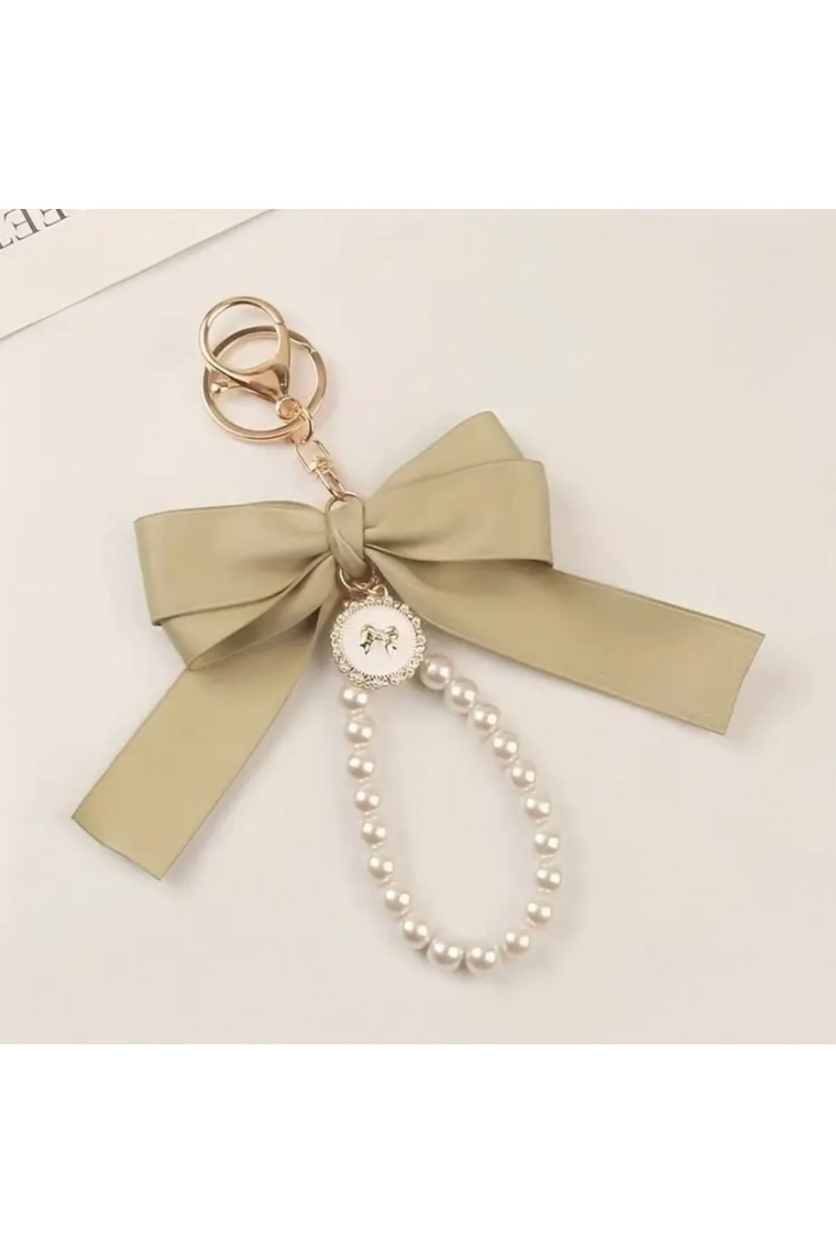 Accessories Vanilla Avenue İncili Yeşil Kurdele Detaylı Zarif Kadın Anahtarlık Aksesuar