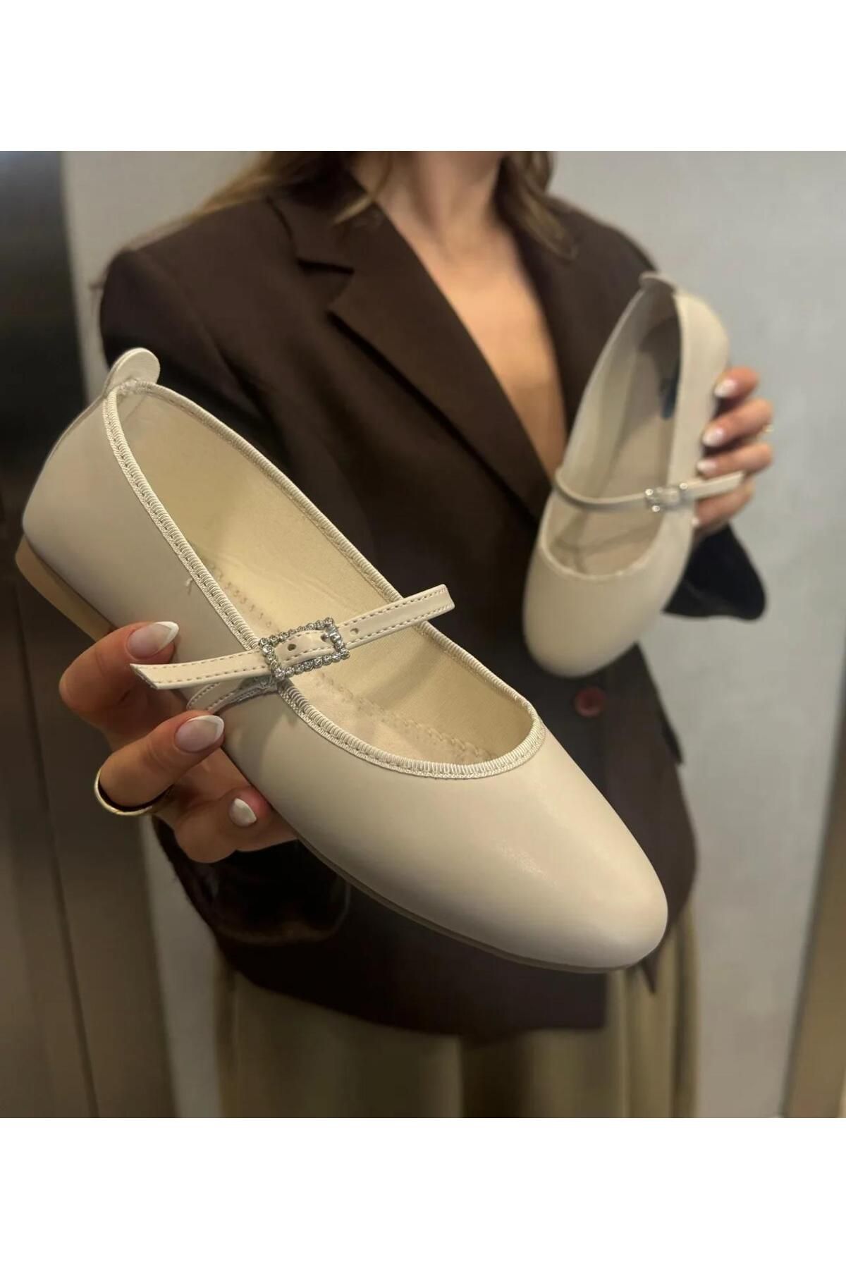 ALNASER MODA Kadın Günlük Babet Yuvarlak Burun Balerin Siyah Cilt