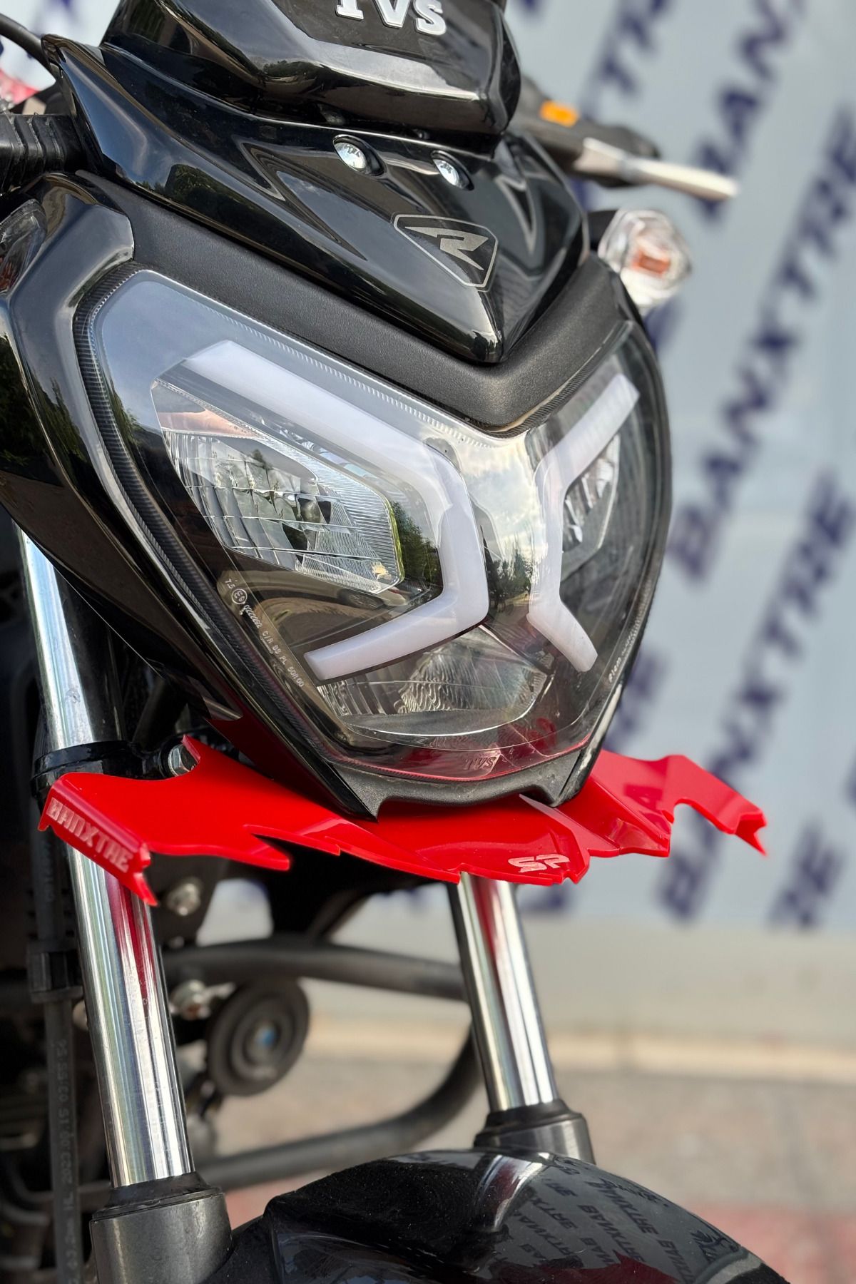 Banxtre TVS Raider Uyumlu Winglet-Gaga-Sakal Kırmızı Renk Parça (1 Adet)
