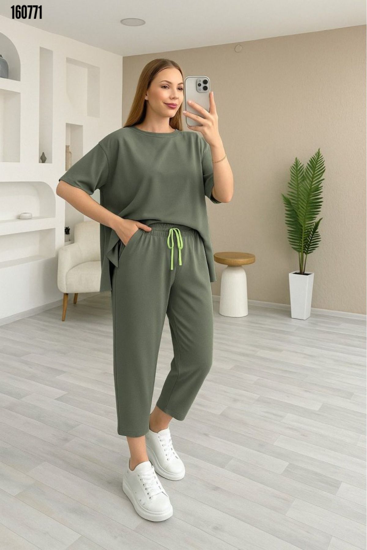 BZ Boutique Kısa Kollu Bisiklet Yaka Büyük Beden Viskon İki İplik Bluz ve Pantolon Takım 160771