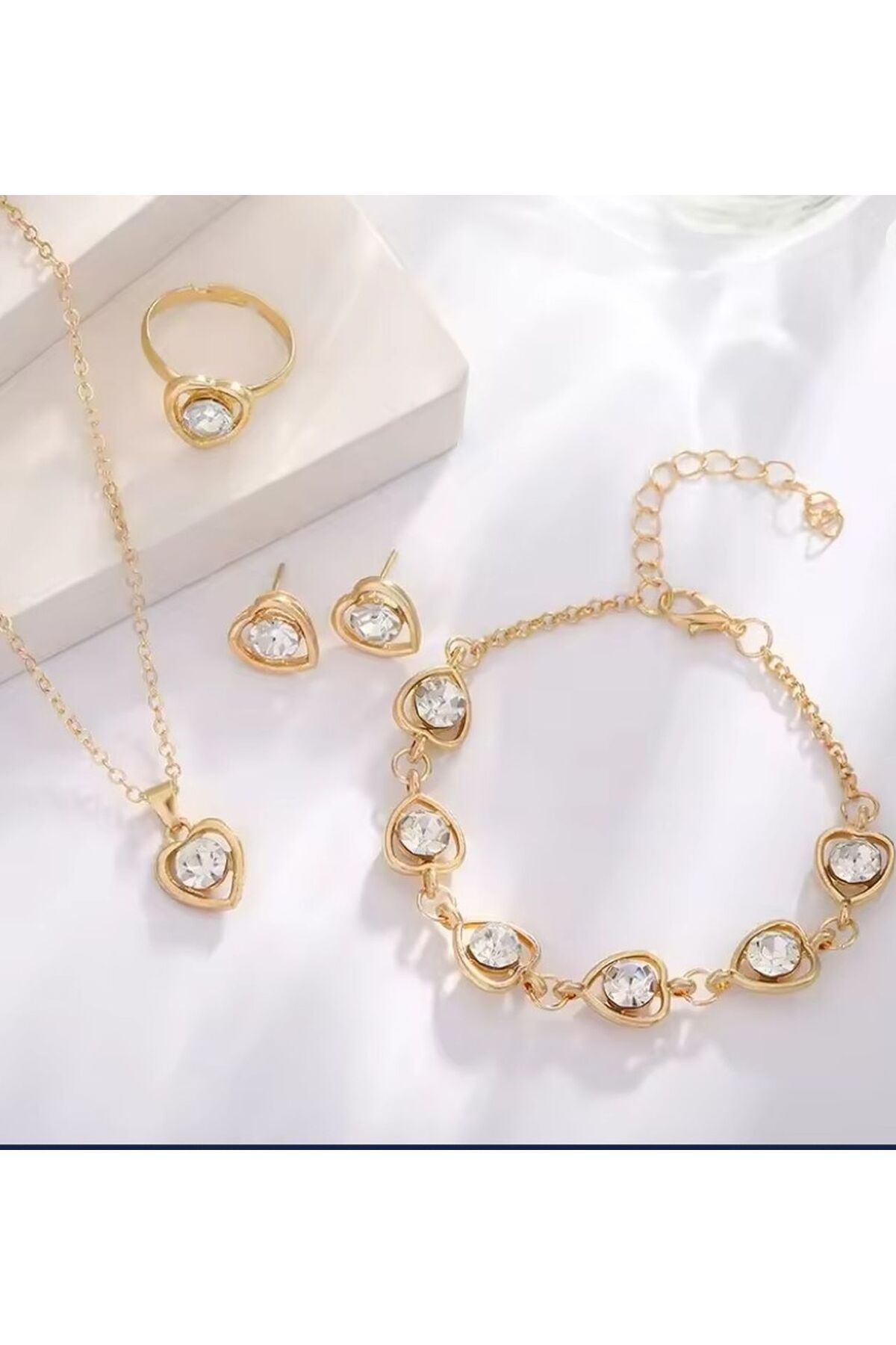 Power Es Kadınlar İçin Kalpli Taş Modeli Gold Renk Kolye,Bileklik,Yüzük Ve Küpe Seti