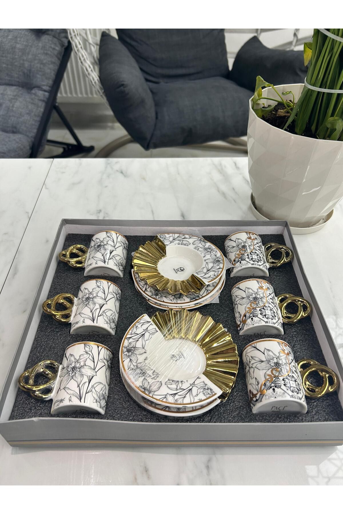 Yukar 6 Kişilik Çift Taraflı Modern Çiçekli Fincan Takımı Seti 12 Parça