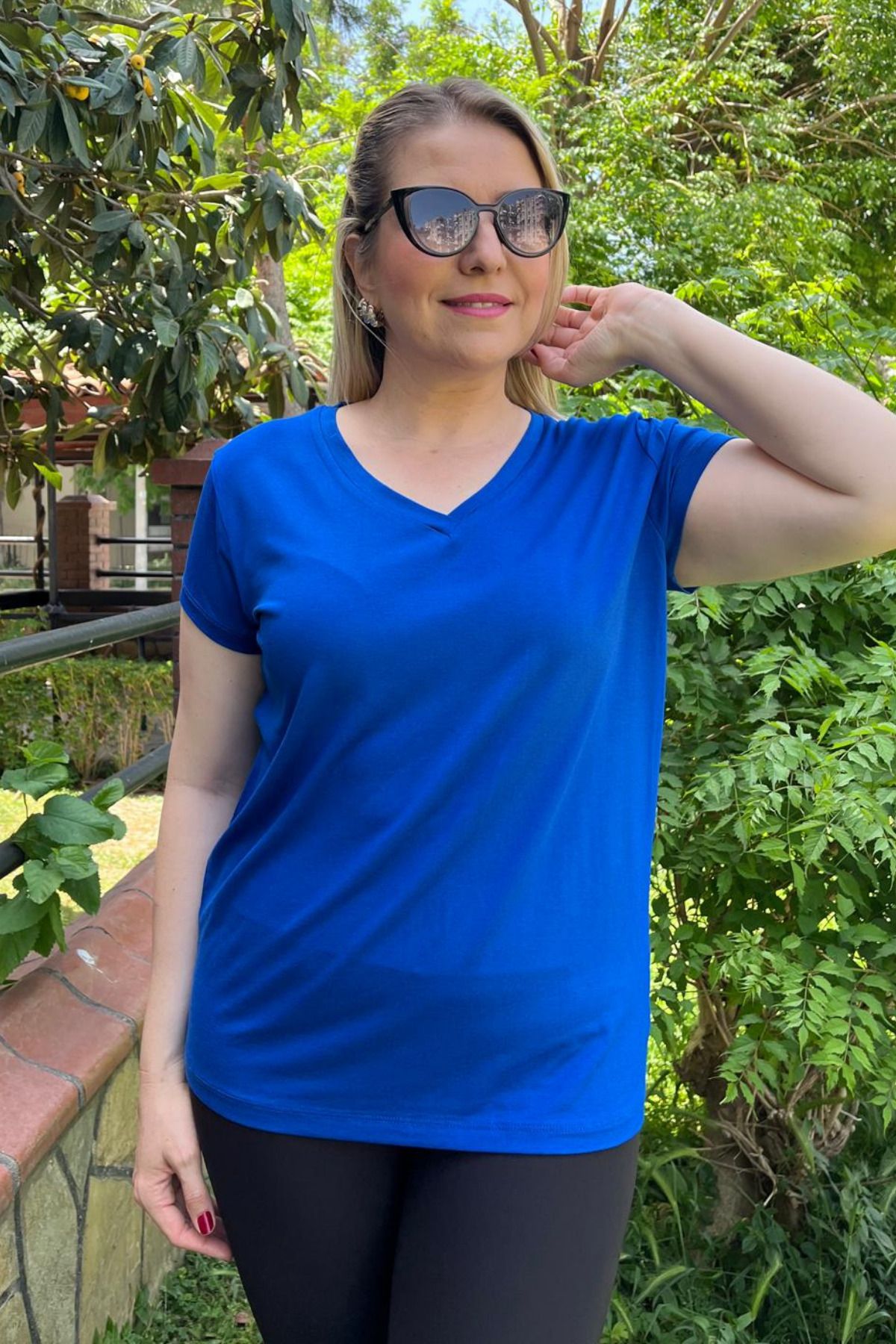 Paw Garage Kadın Büyük Beden İnce V Yaka Tişört, %100 Pamuklu Terletmez Yazlık Kumaş, Curve T-shirt