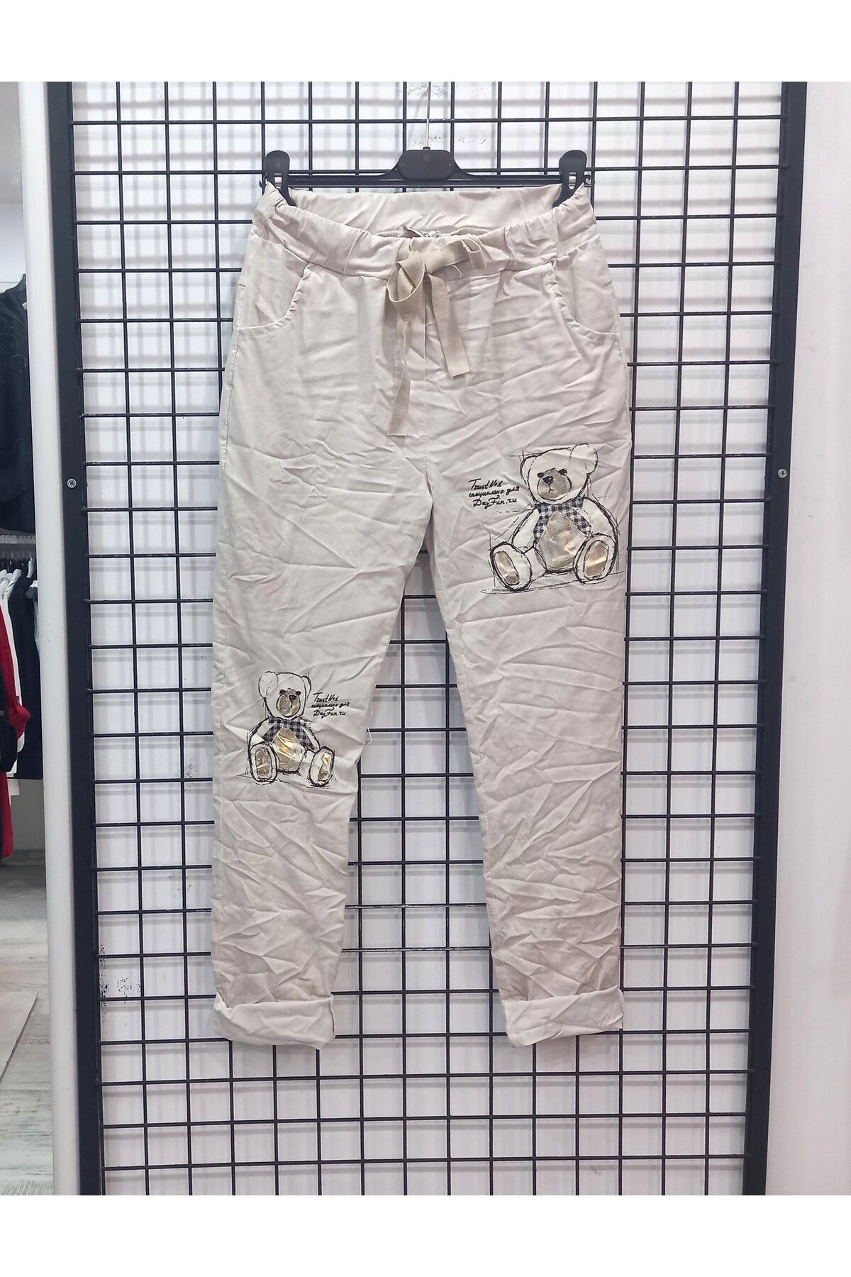 Butik Şans Ayıcık Figür Baskılı Cep Detaylı Likralı İtalyan Pantolon
