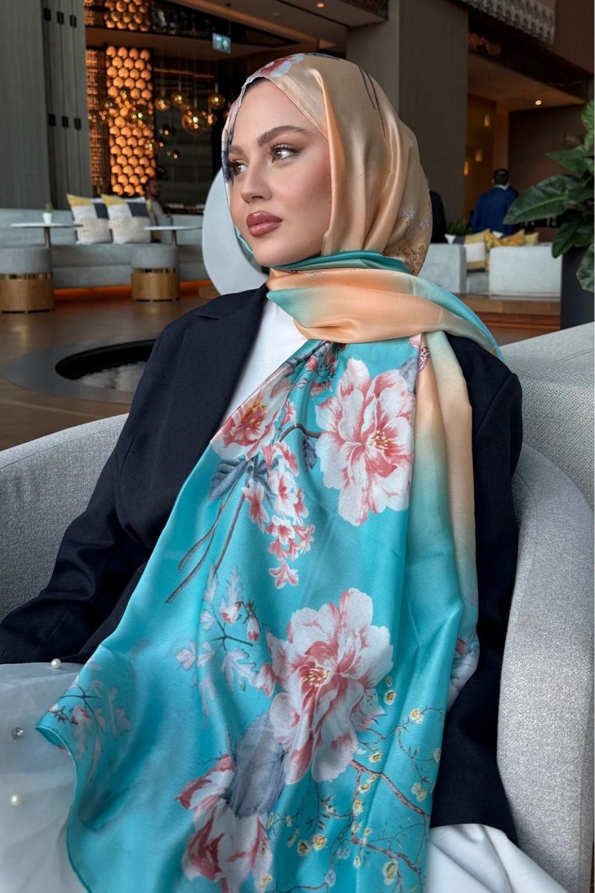 Merve Nayir Degrade İthal Çiçek Desen Geniş Çift Taraflı Vual İpek Şal