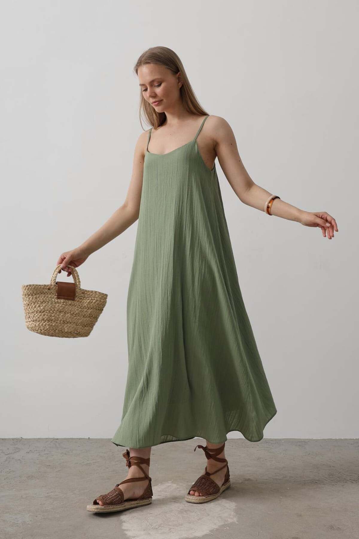 Melike Bakar Boutique Askılı Uzun Çan Elbise