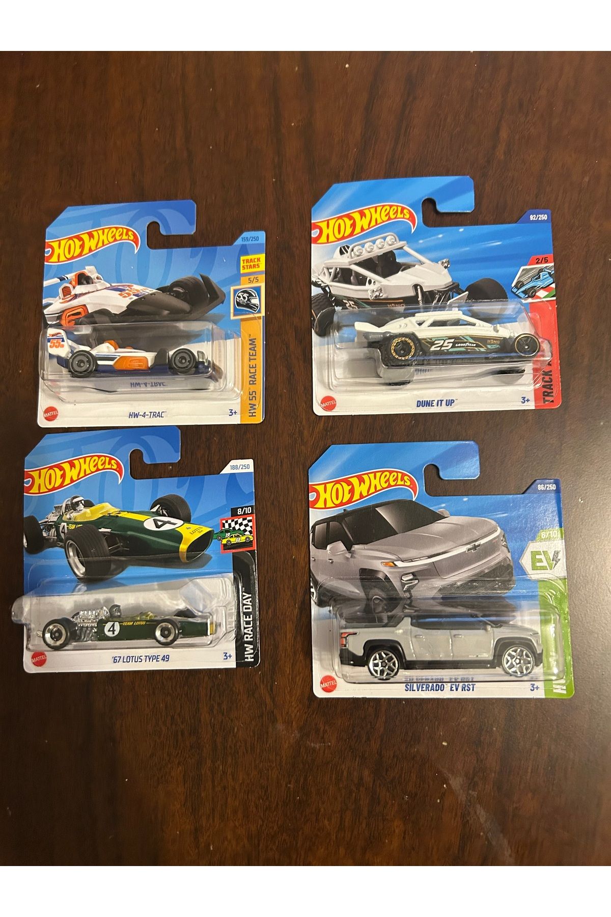 Hotwhells Hotwheels tekli araba 4 lü