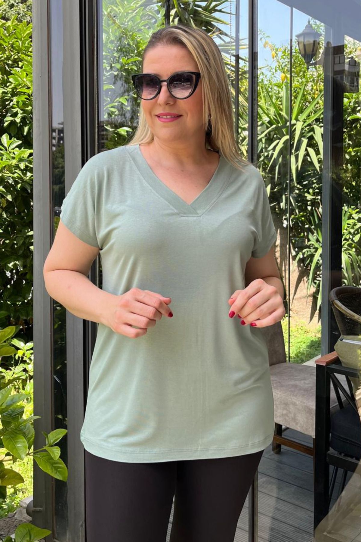 Paw Garage Kadın Büyük Beden Kalın V Yaka Tişört, %100 Pamuklu Terletmez Yazlık Kumaş, Curve T-shirt