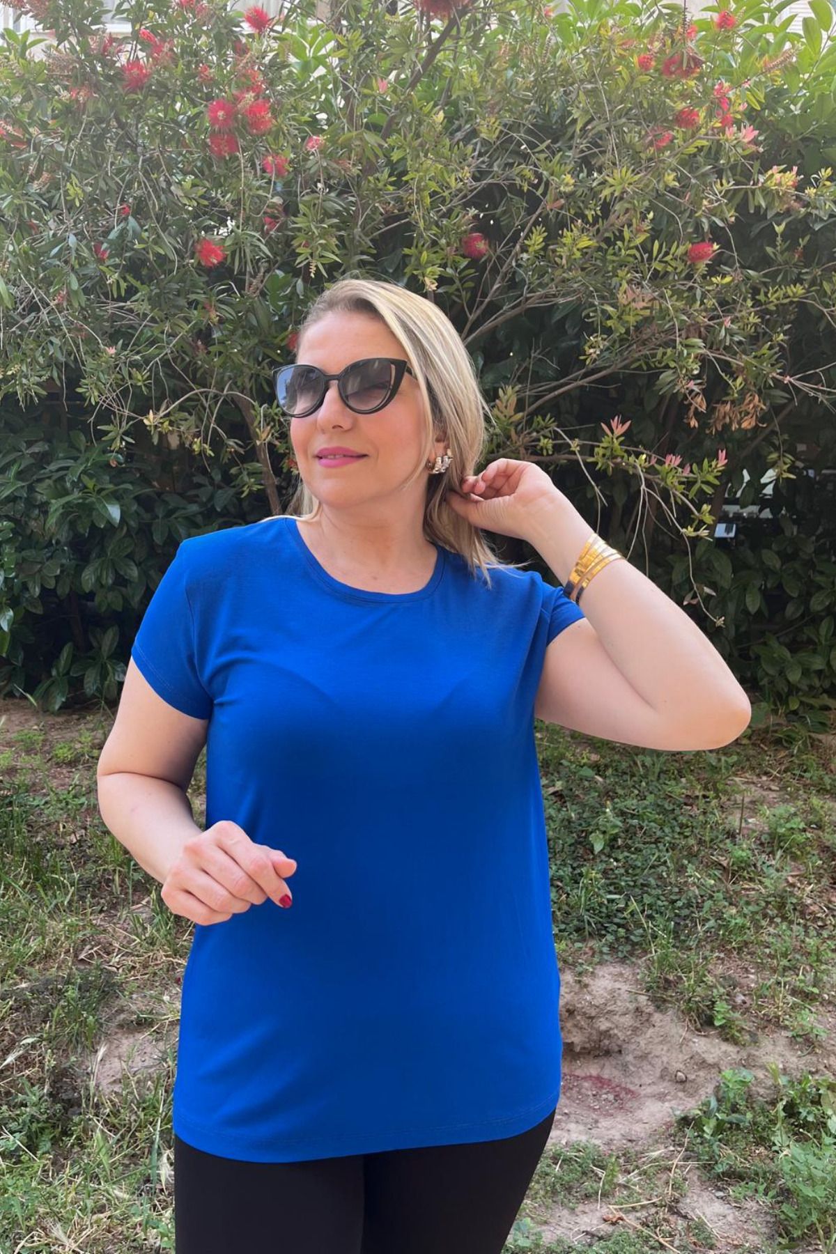 Paw Garage Kadın Büyük Beden Oval Yaka Tişört, %100 Pamuklu Terletmez Yazlık Kumaş, Curve T-shirt